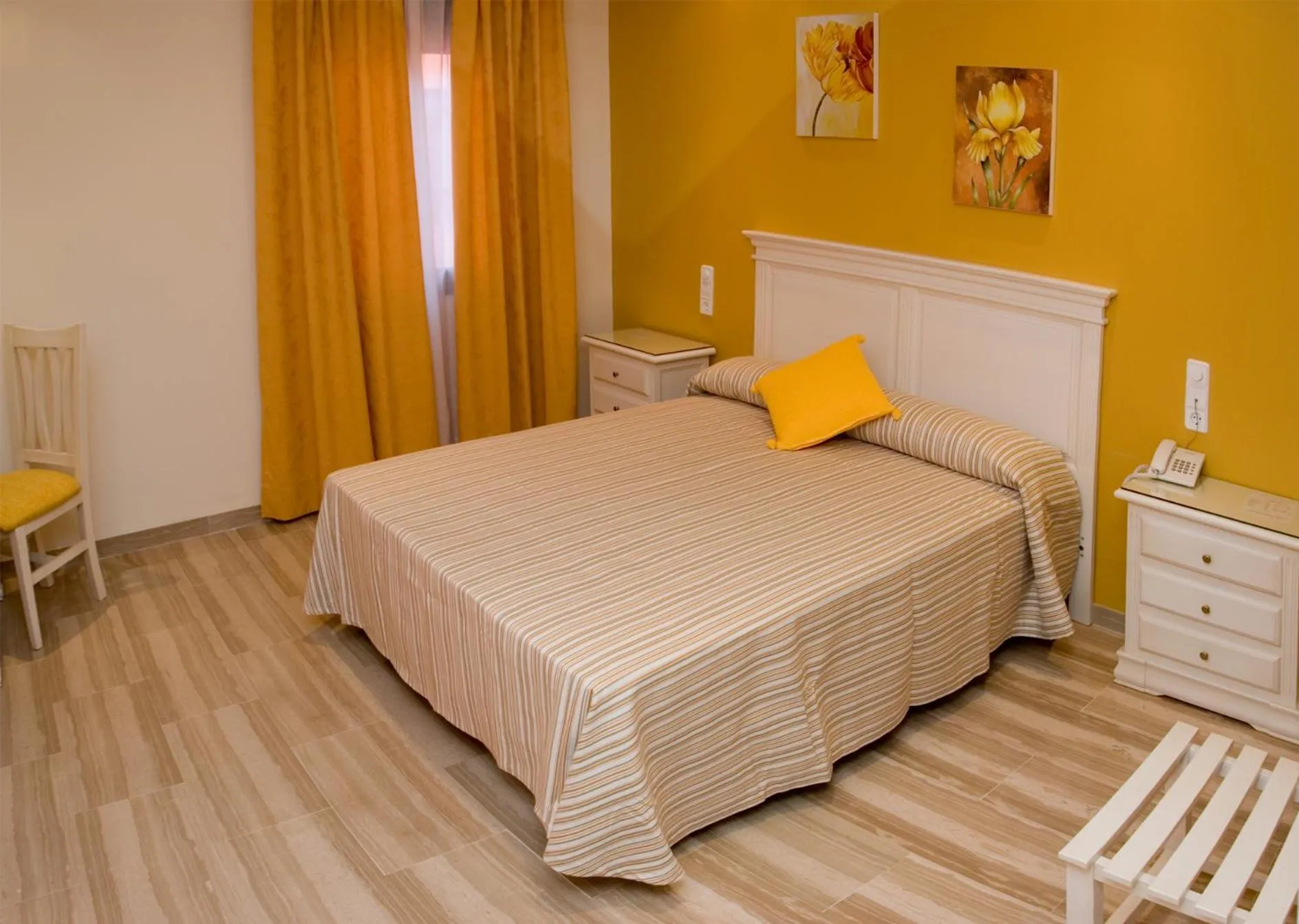 Photo of the whole room, Bed in Hotel los Girasoles