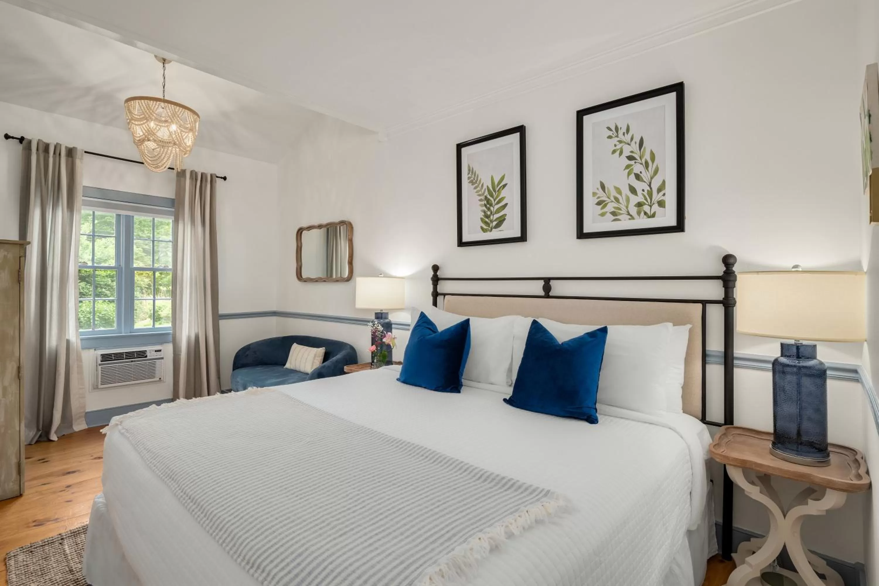 Photo of the whole room, Bed in Inn at Silver Maple Farm