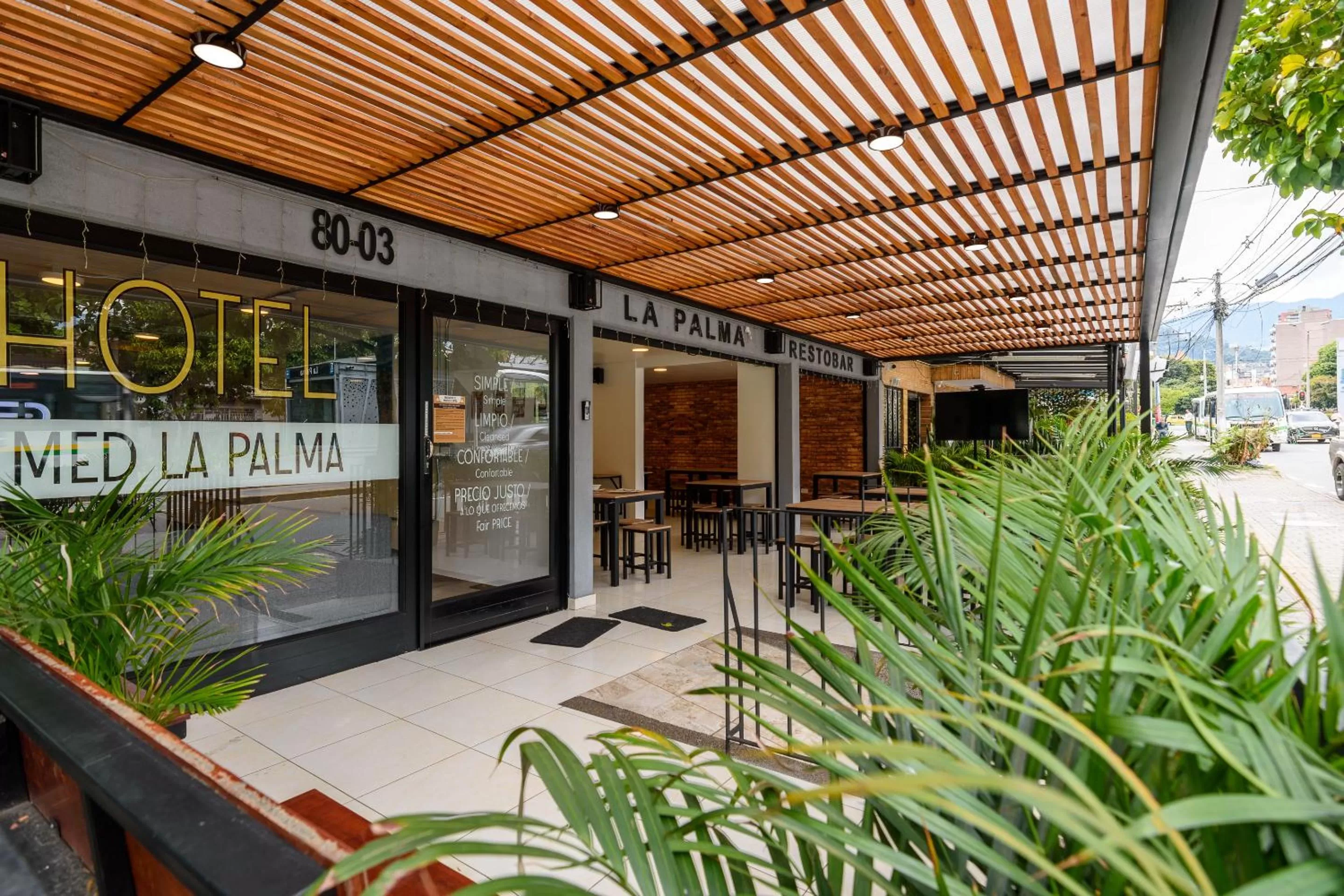 Restaurant/places to eat in Med la palma