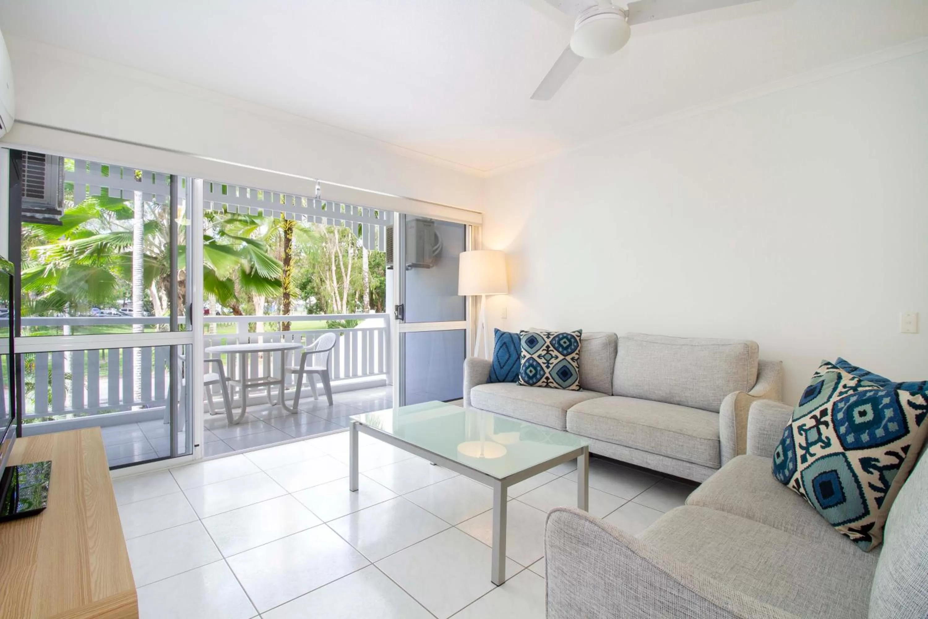 The White House Port Douglas