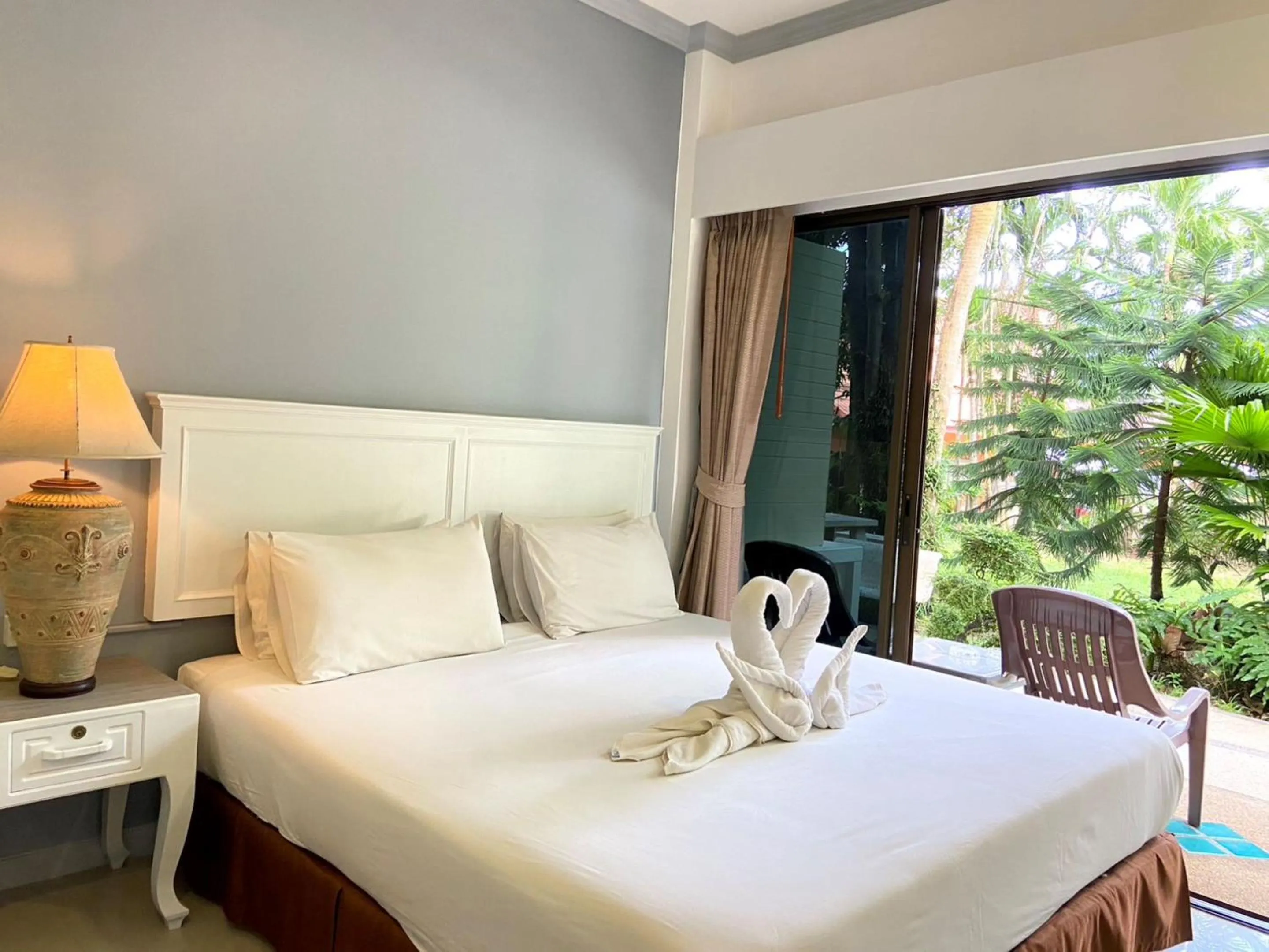 Bed in Garden Home Kata