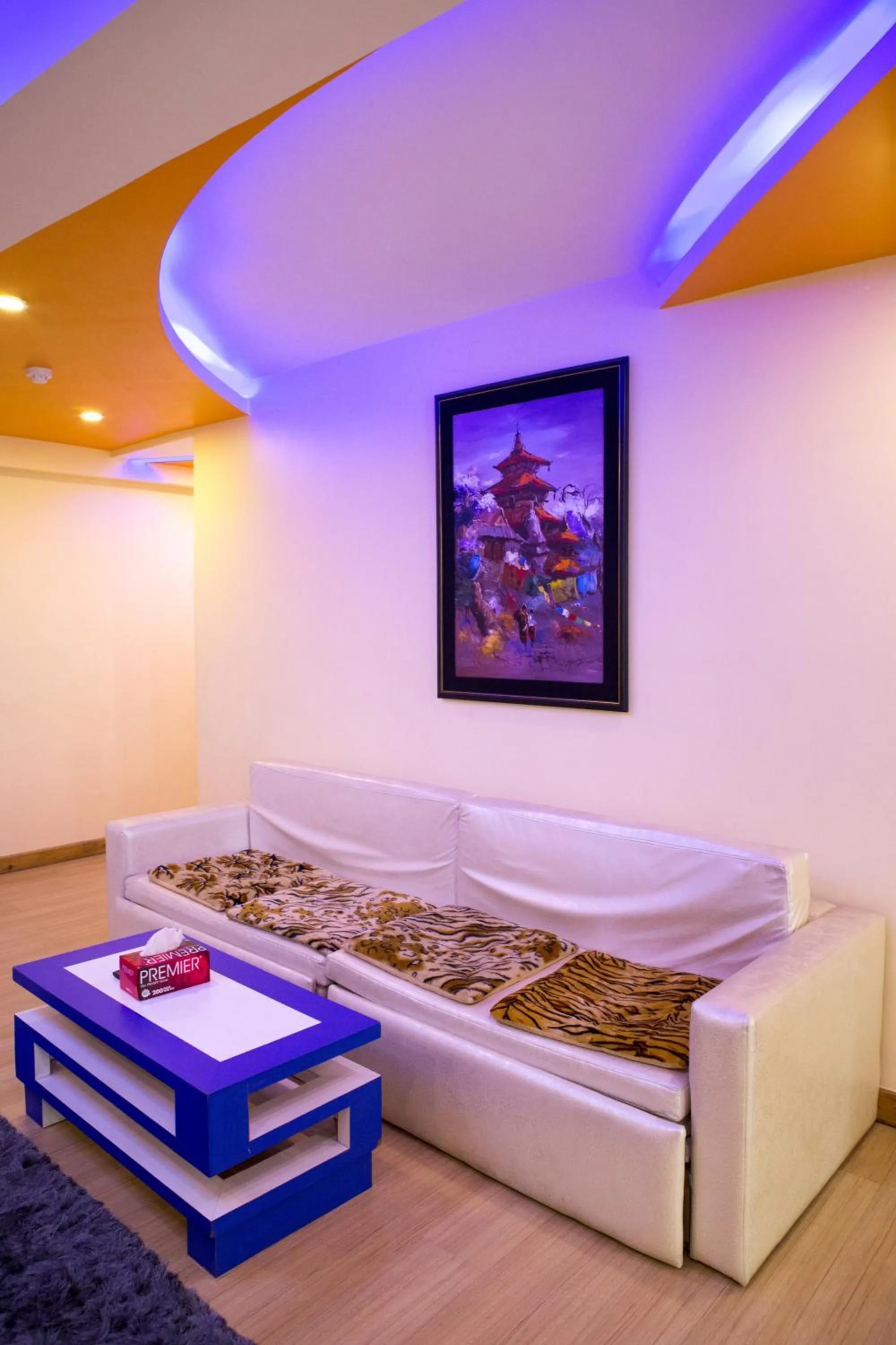 Living room, Bed in Royal Penguin Boutique Hotel & Spa