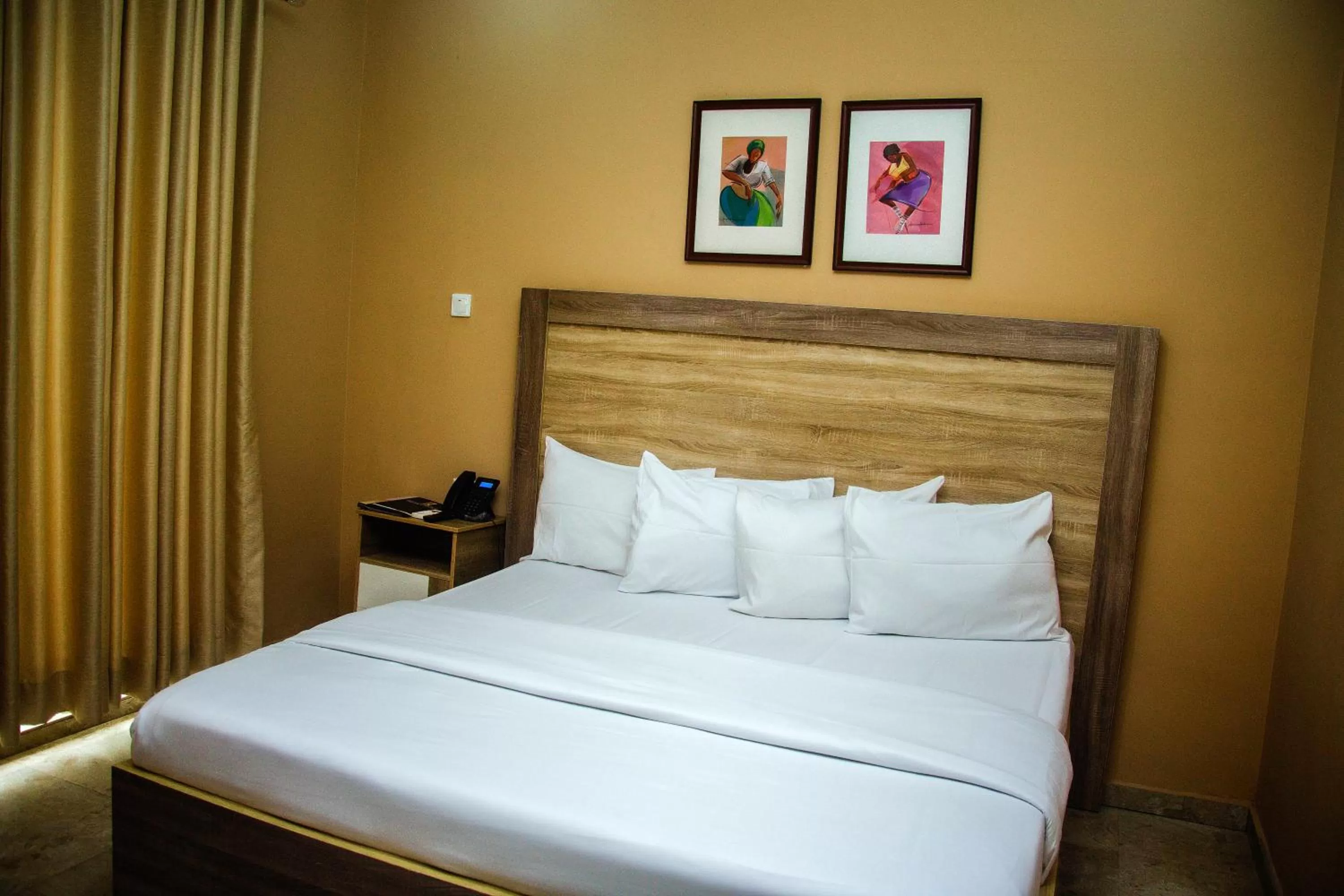 Bed in Hotel Capitol