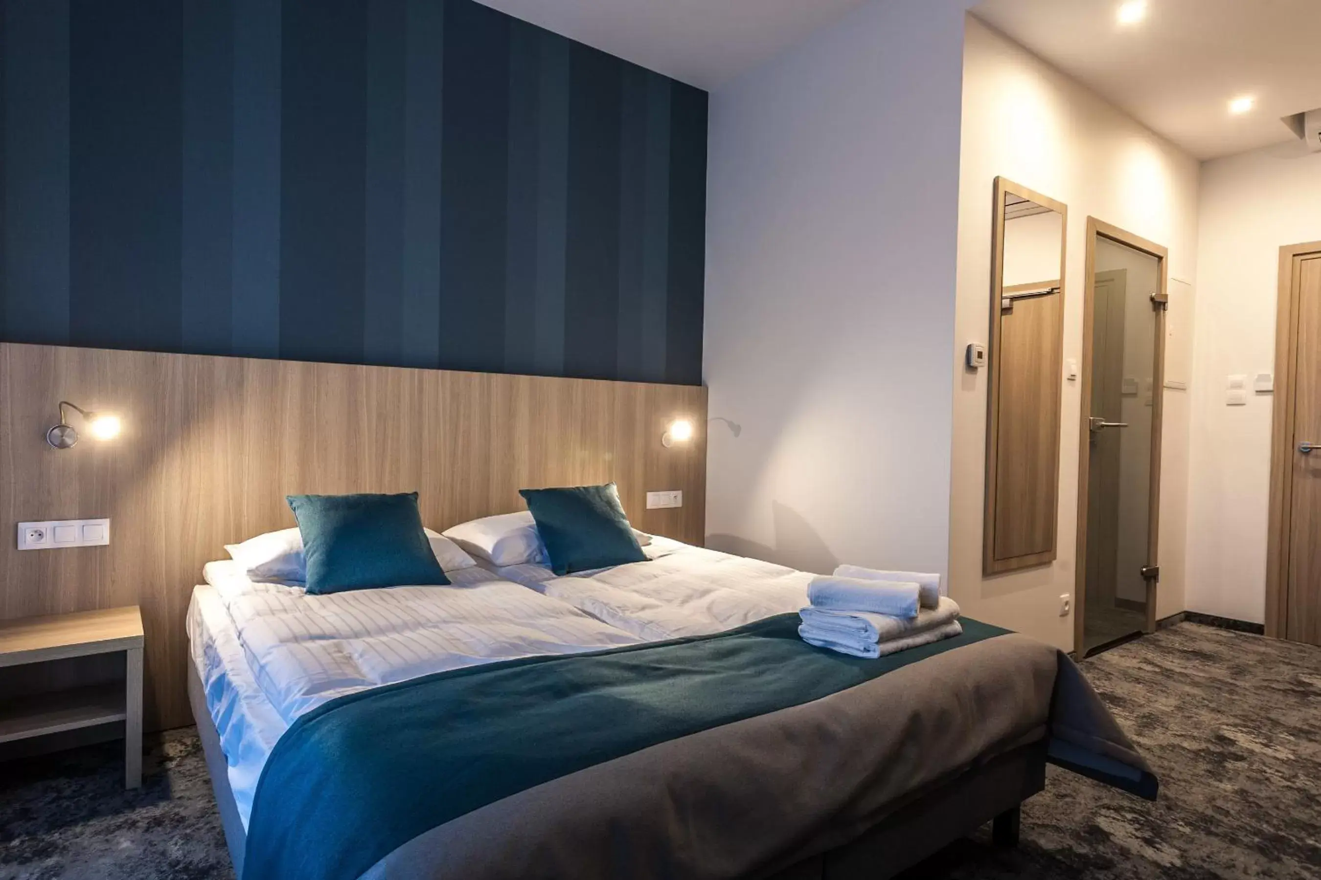 Standard Double or Twin Room in Hotel Zatoka Standard Double or Twin Room in Hotel Zatoka