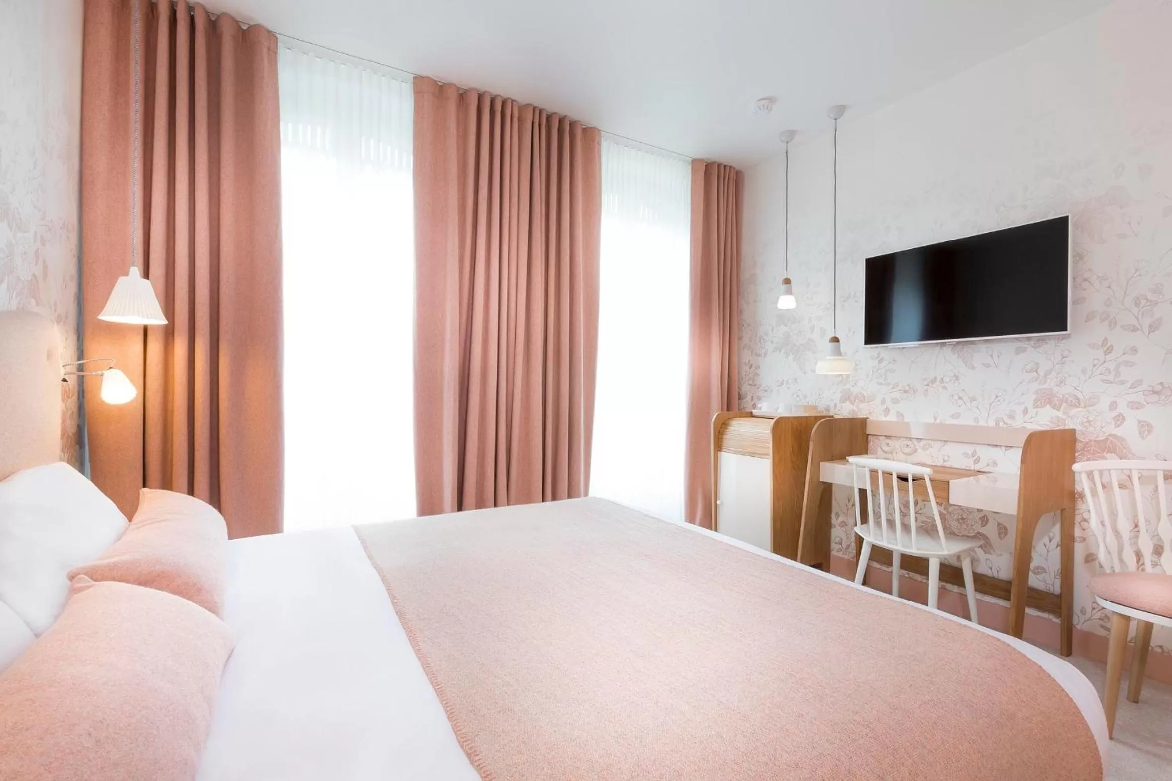 Photo of the whole room, Bed in Hotel le Lapin Blanc