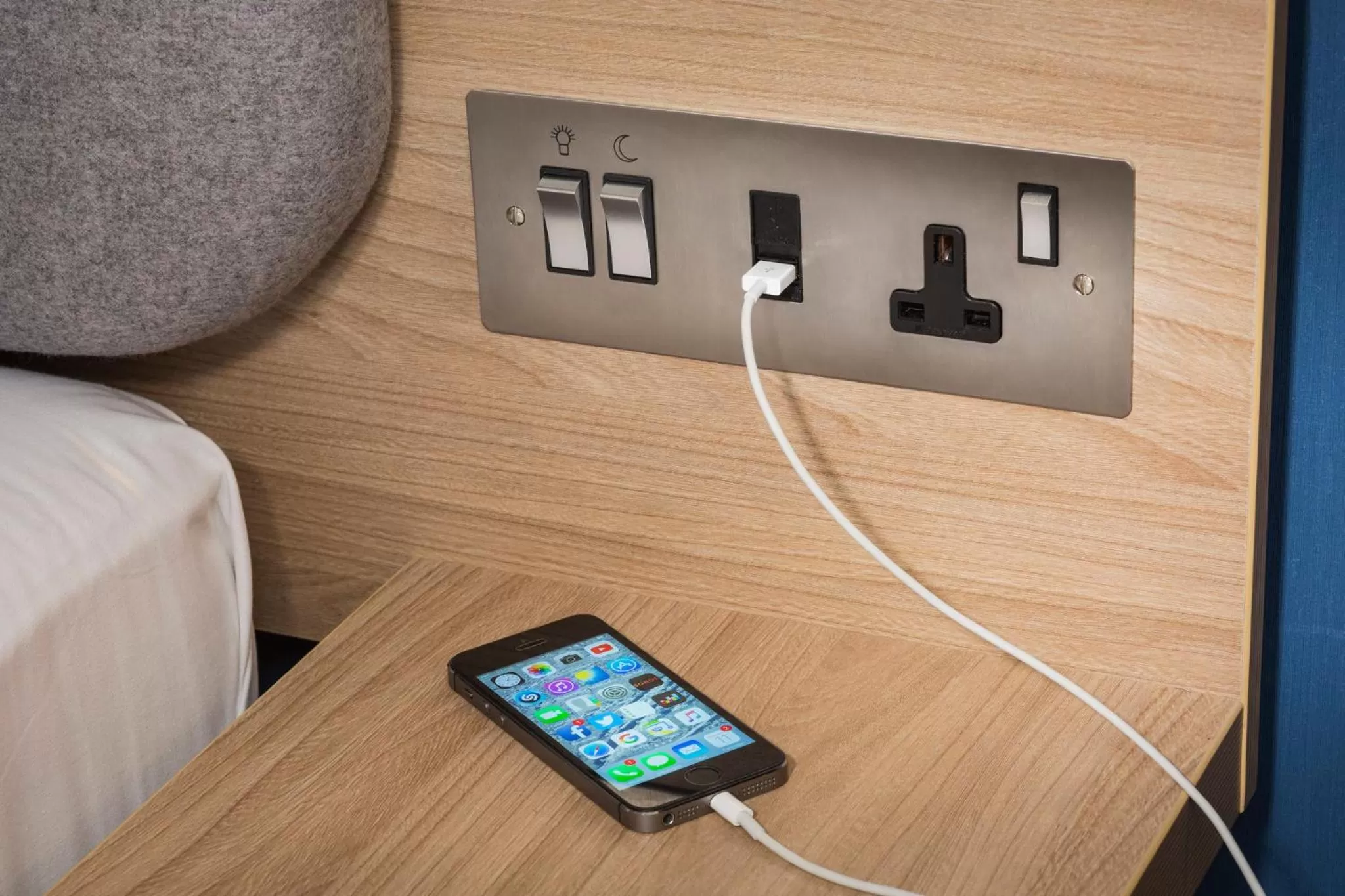 Lobby or reception in Holiday Inn Express - Fleet by IHG