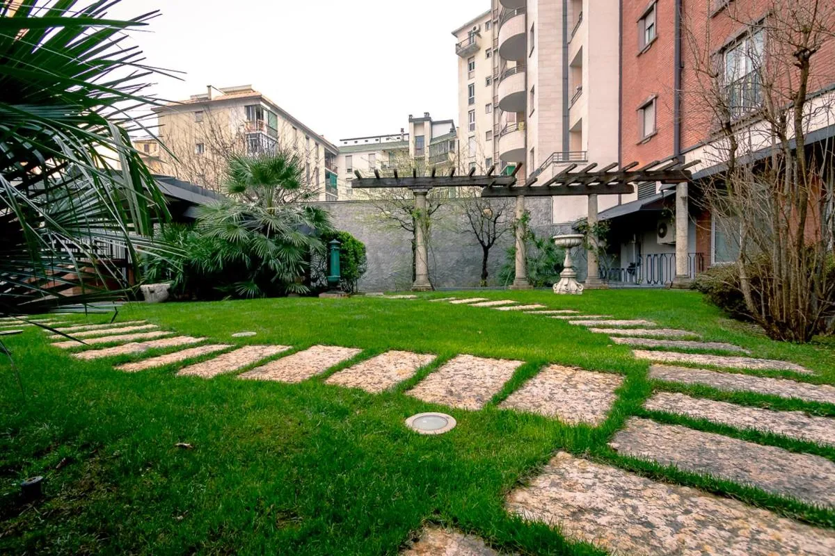 Garden view in Hotel Sunflower