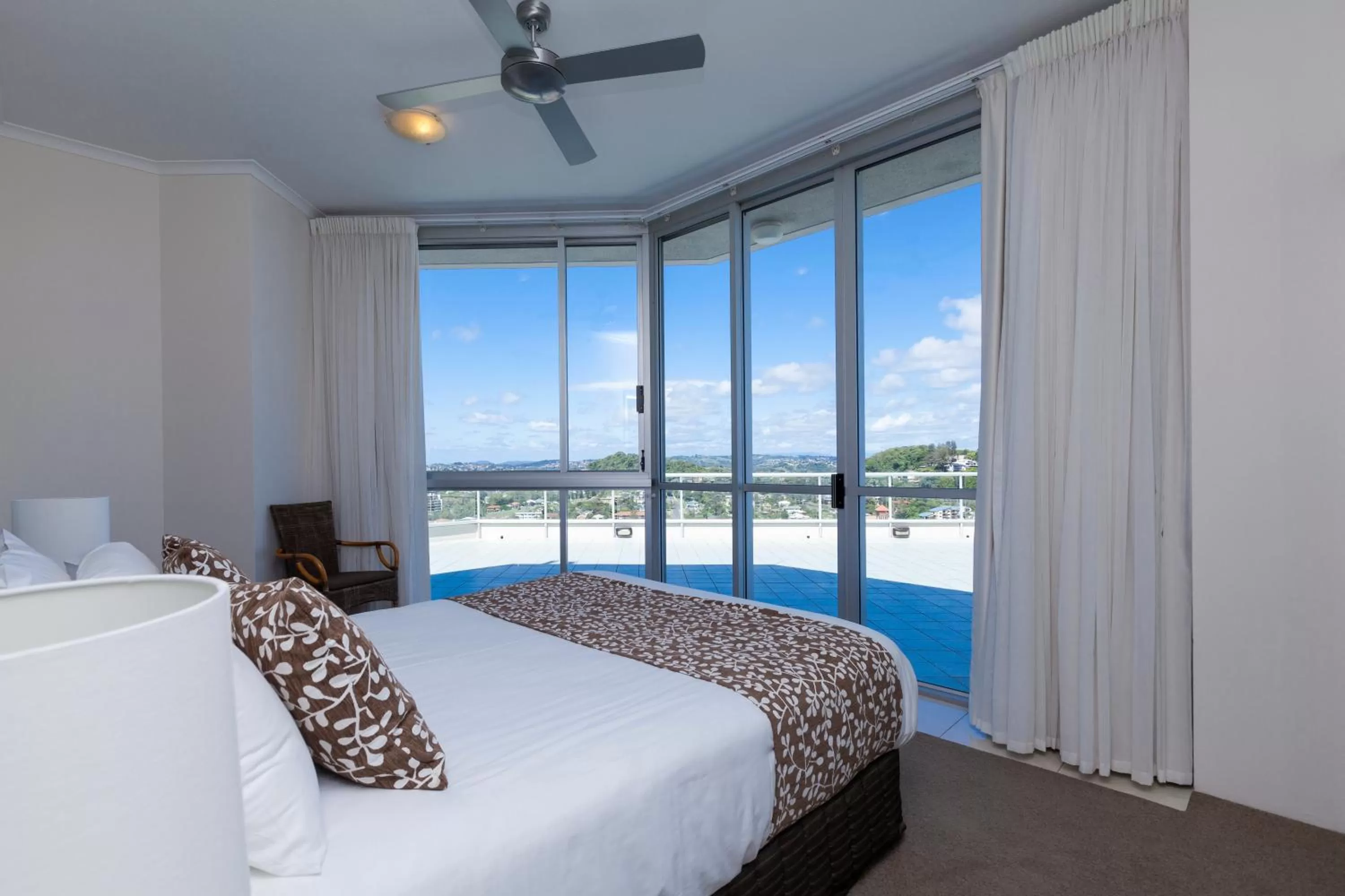 Photo of the whole room, Bed in ULTIQA Points North