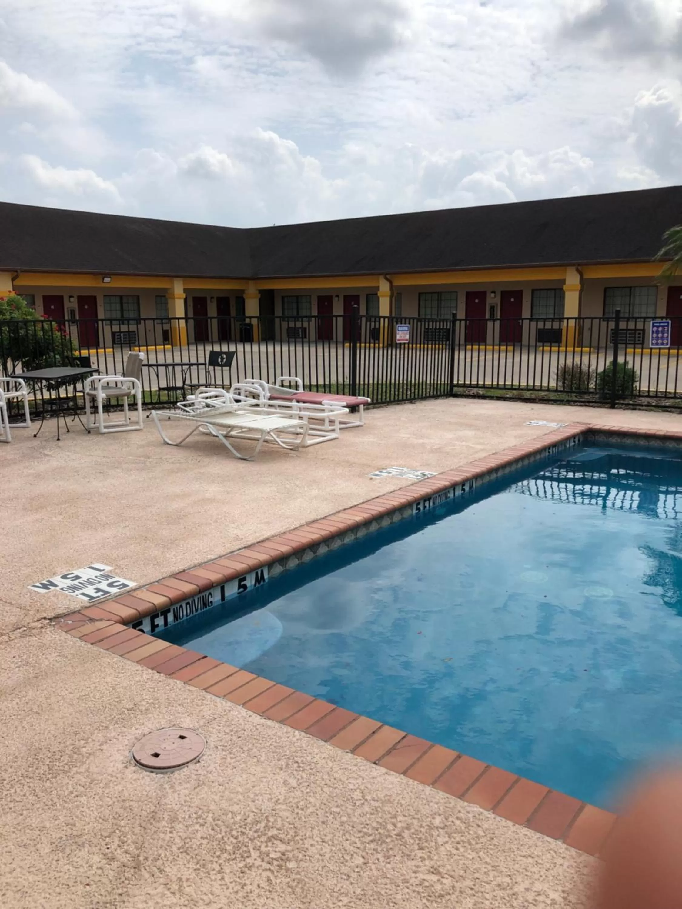 Los Fresnos Inn and Suites
