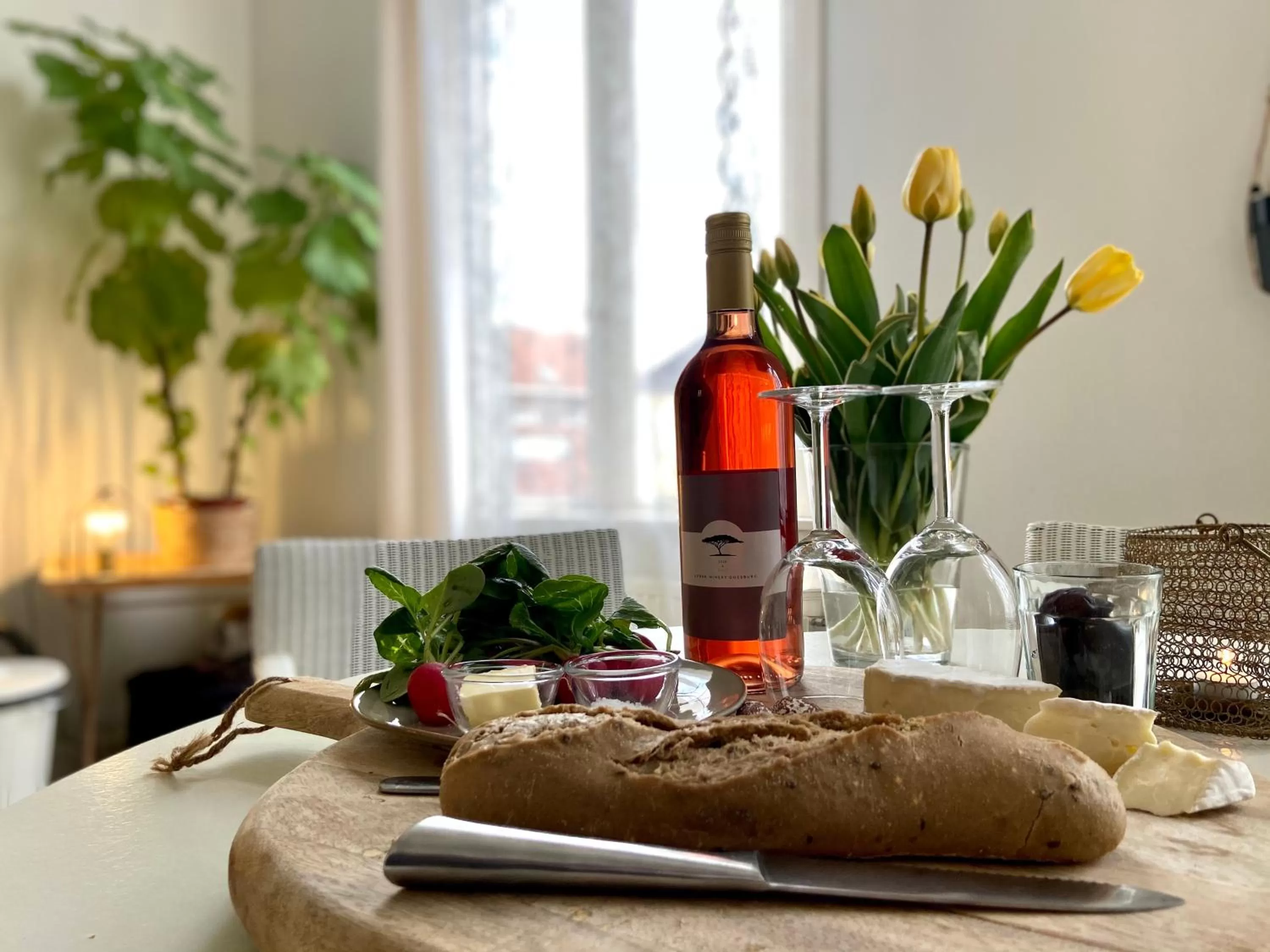 Communal kitchen in B&B Het Atelier