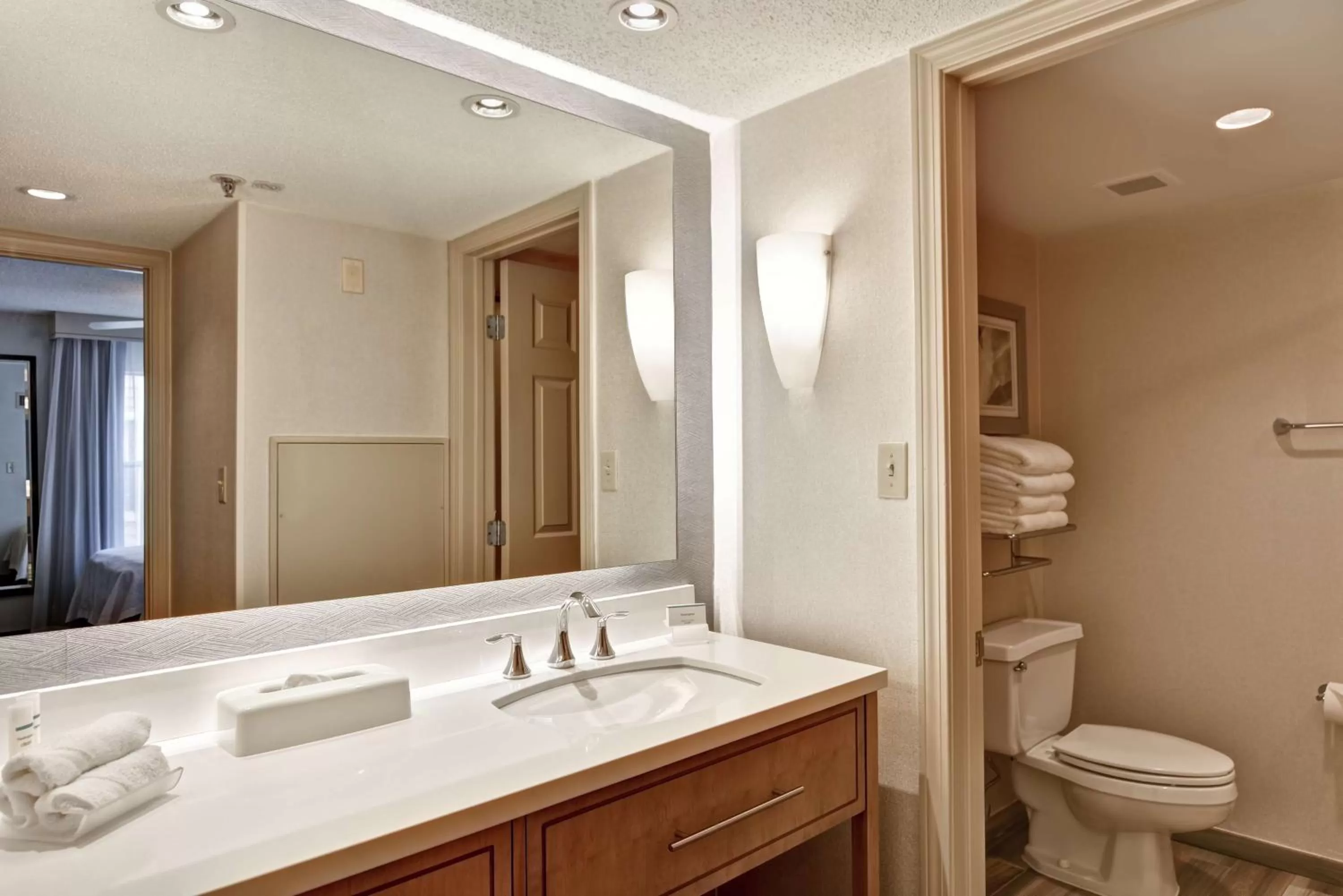 Bathroom in Homewood Suites by Hilton Windsor Locks Hartford