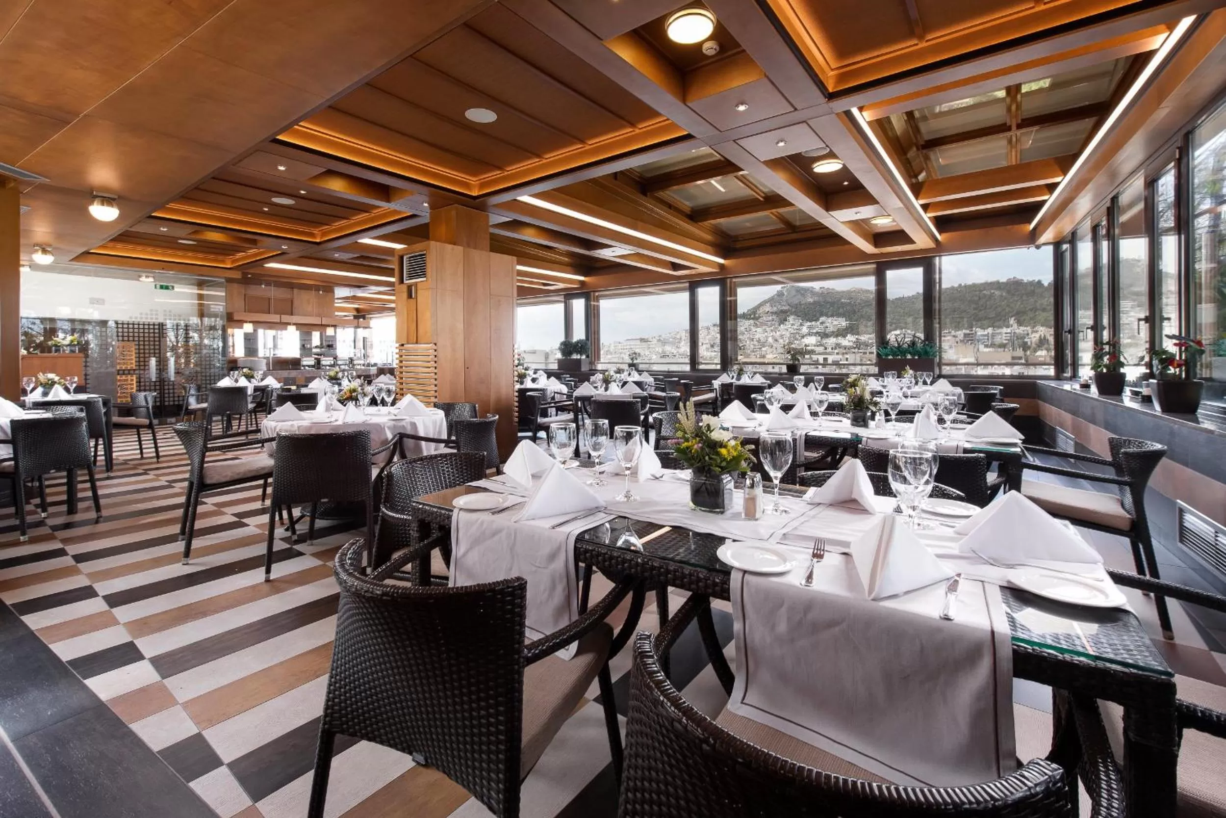 Restaurant/places to eat in Crowne Plaza Athens City Centre by IHG