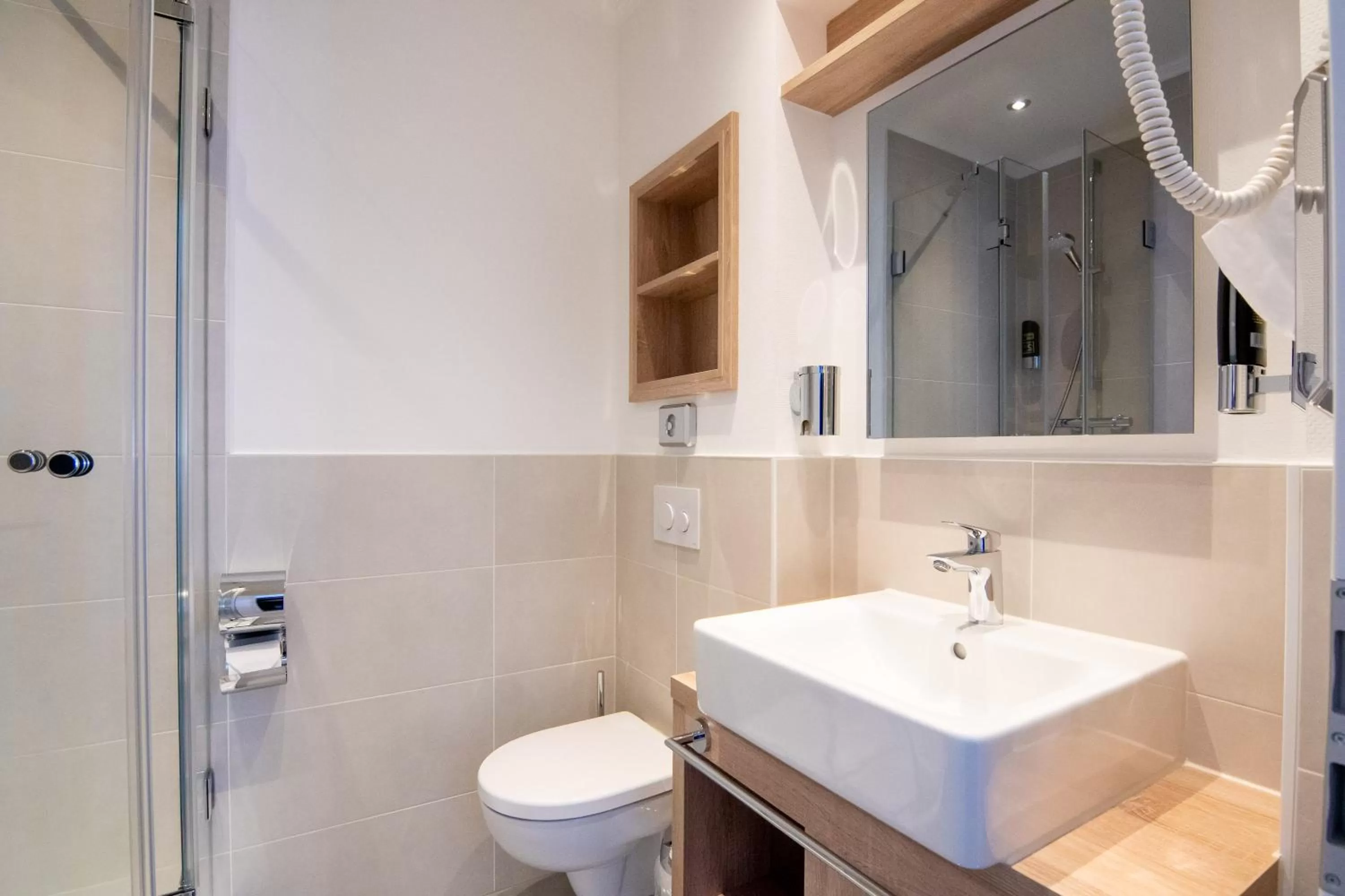 Bathroom in Nordsee-Hotel Hinrichsen