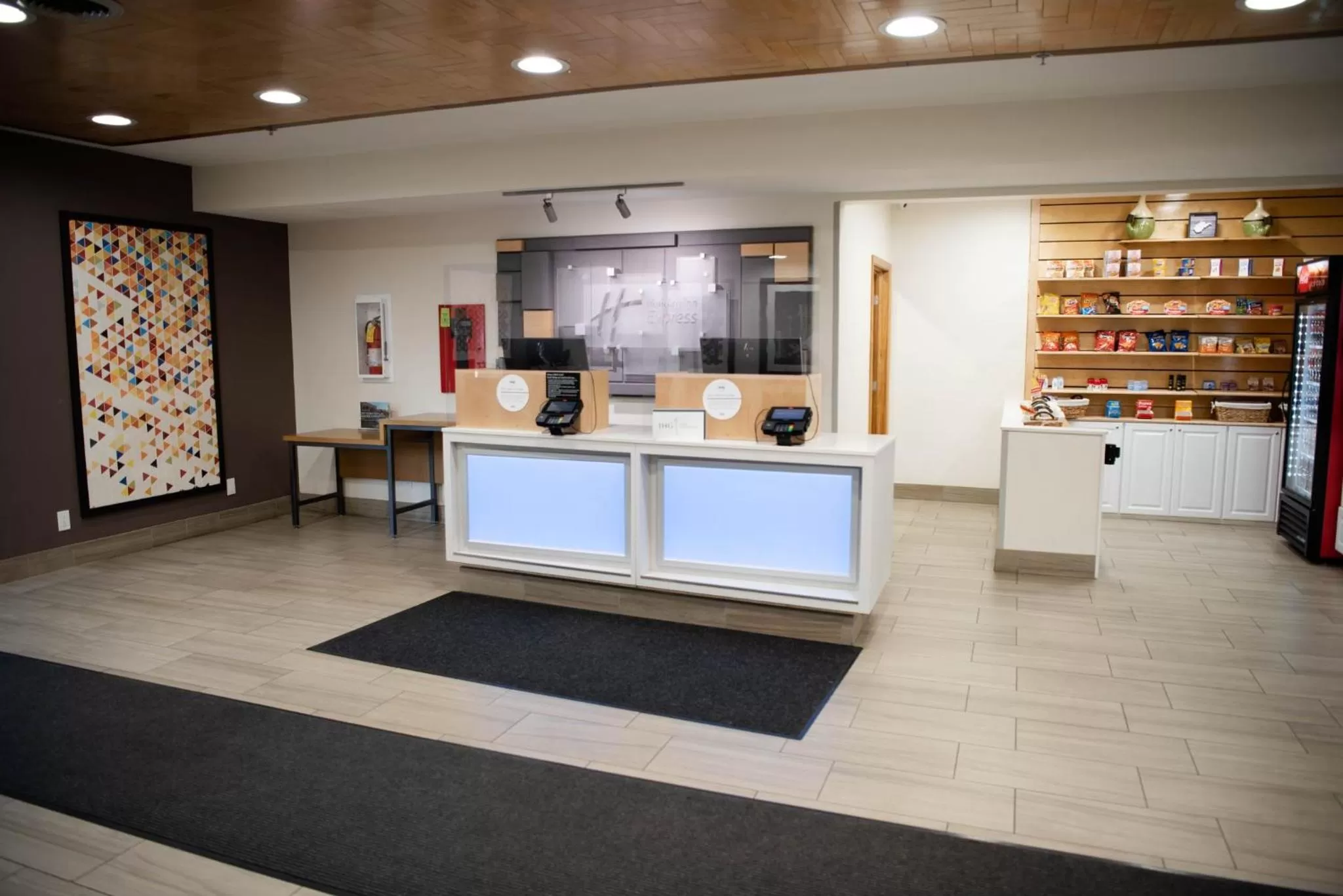 Lobby or reception in Holiday Inn Express Winfield - Teays Valley by IHG