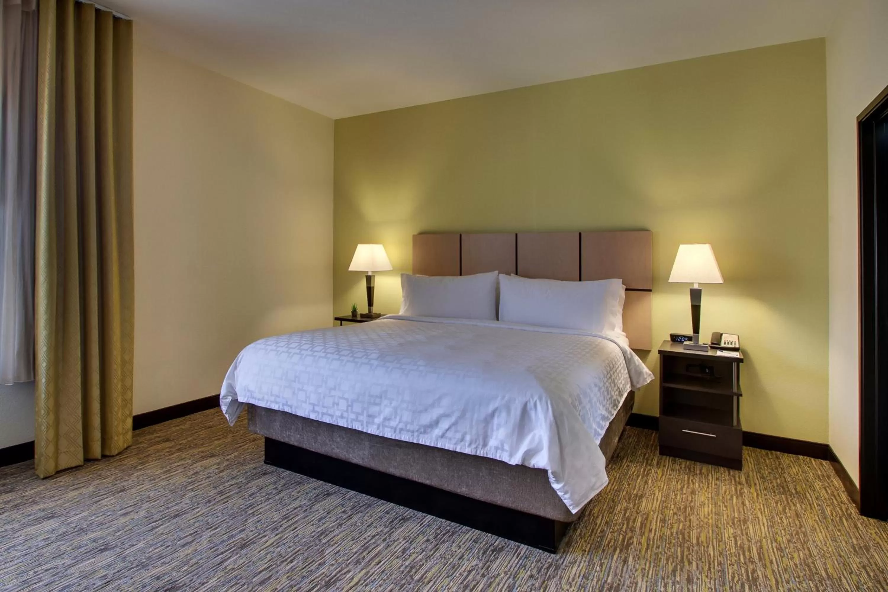 Photo of the whole room, Bed in Candlewood Suites - Wichita East by IHG