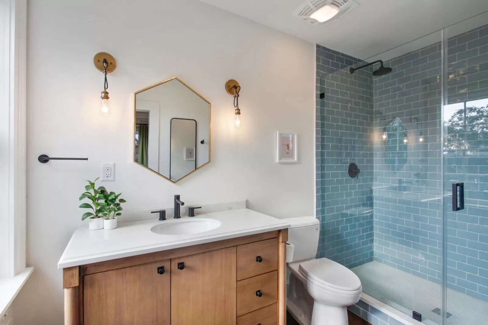 Bathroom in The Present Hotel