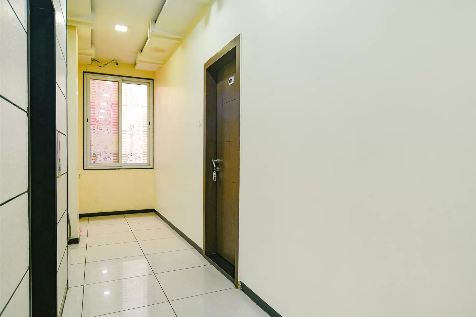 Lobby or reception in FabHotel Satyug Jaisinghpura