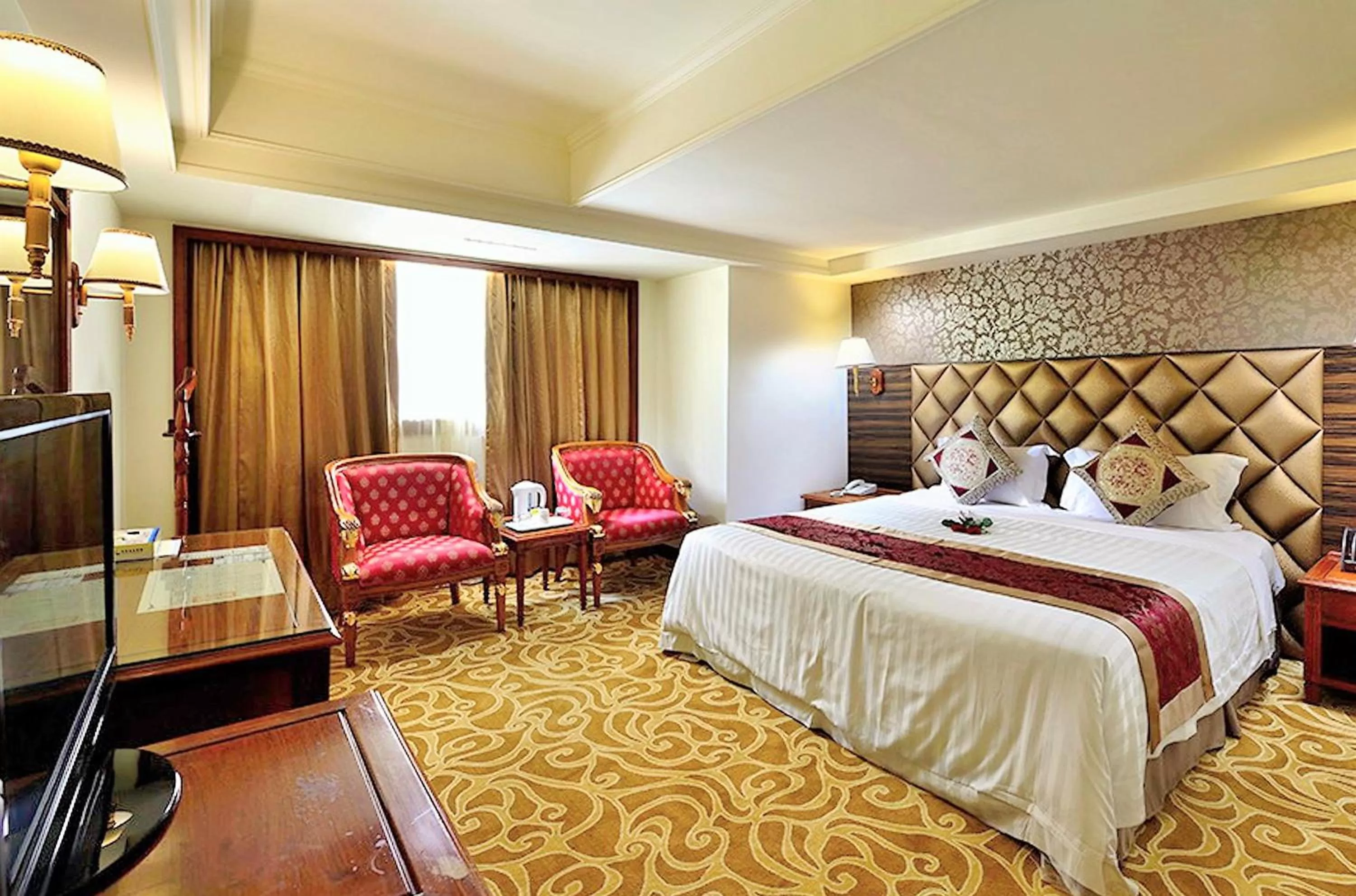 Photo of the whole room, Bed in Chyuan Du Spring Resort