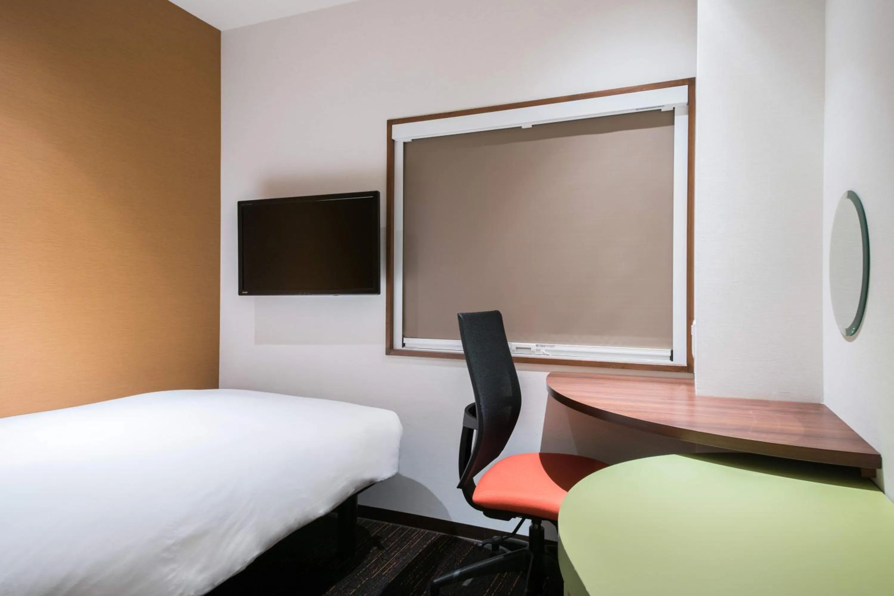 Bed in the b akasaka