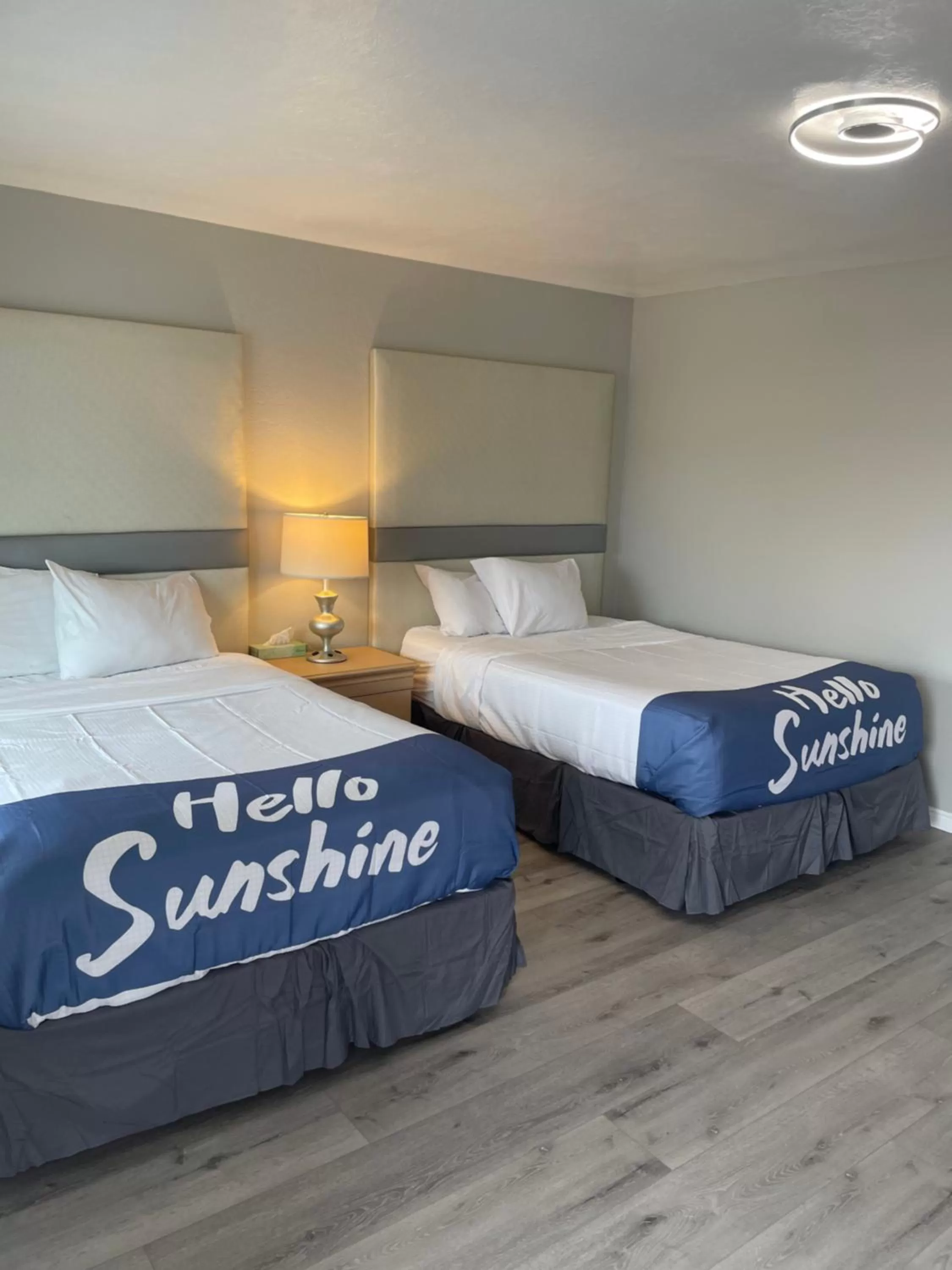 Bed in Sunglow Motel