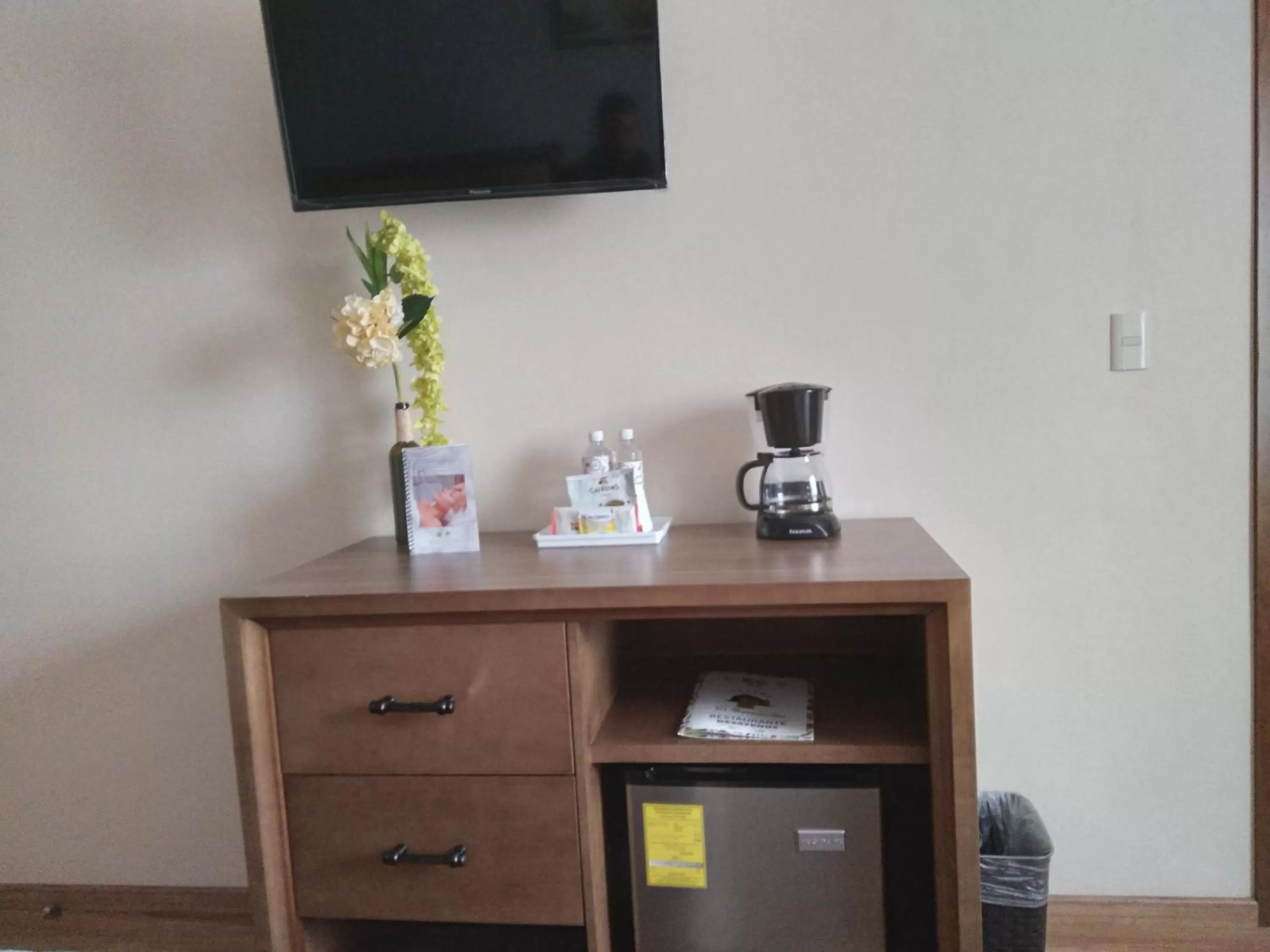 Coffee/tea facilities in Hotel JYE by Serranillo, Mineral del Monte Hgo