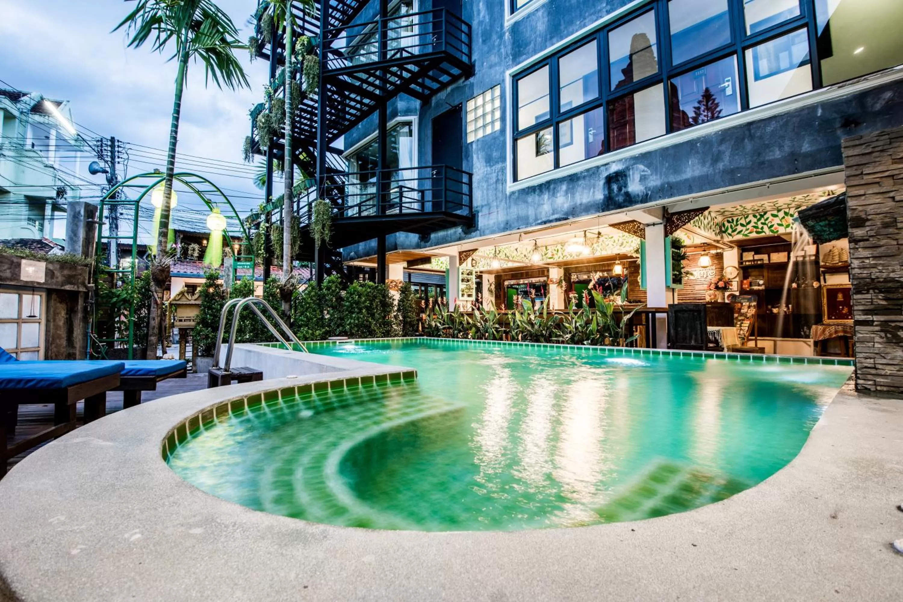 Swimming pool in Chedi Home