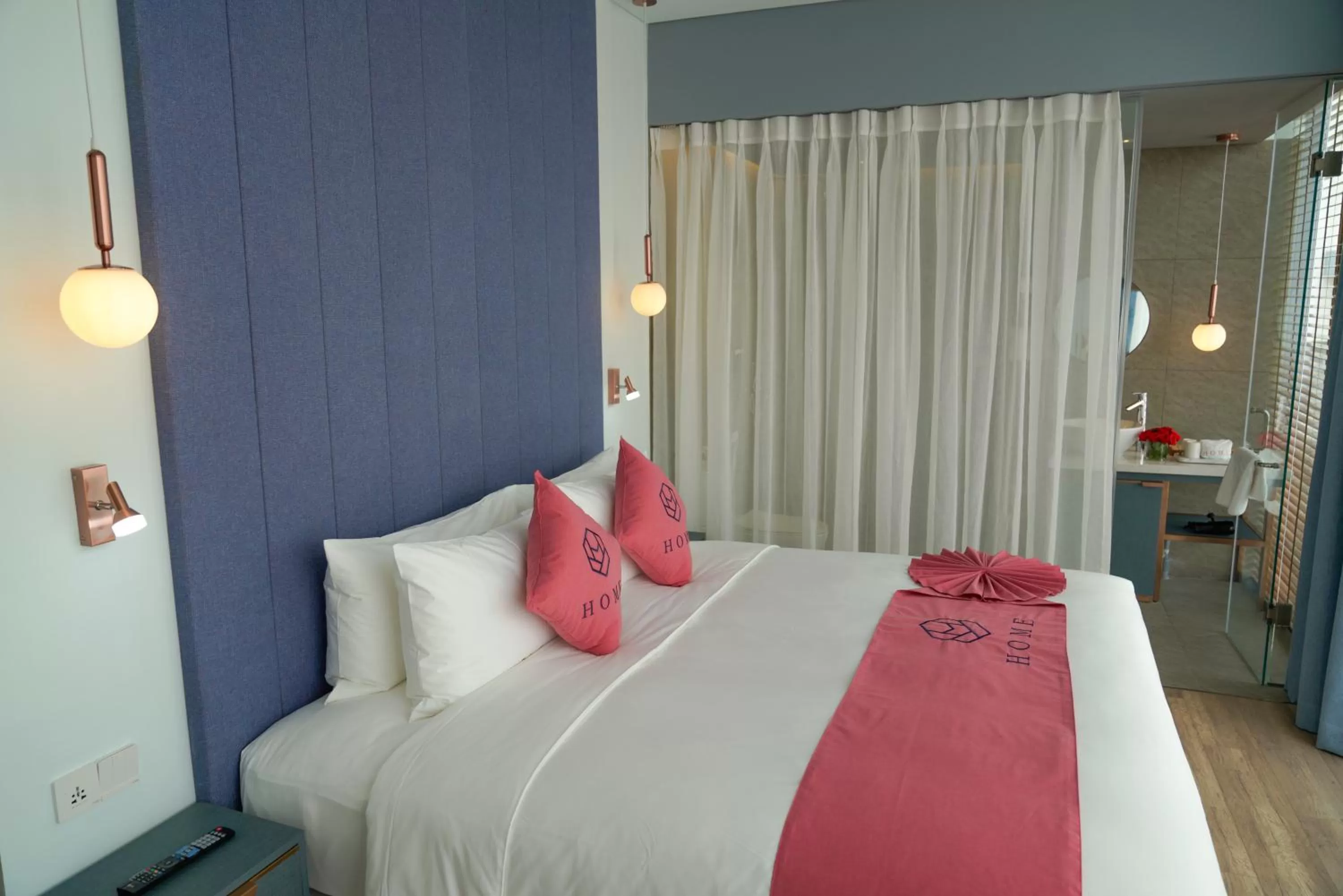 Bedroom, Bed in HOME Hotel