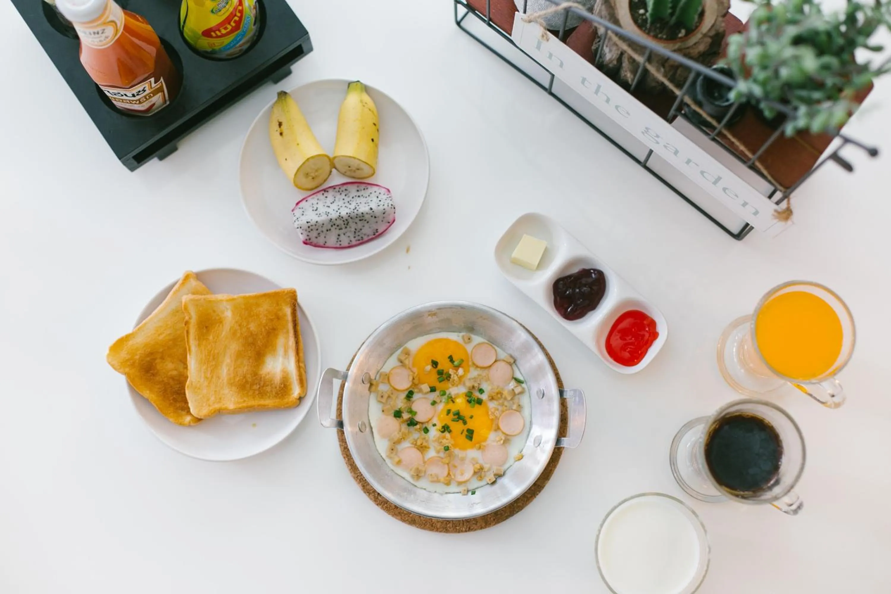 Breakfast in Diff Hostel