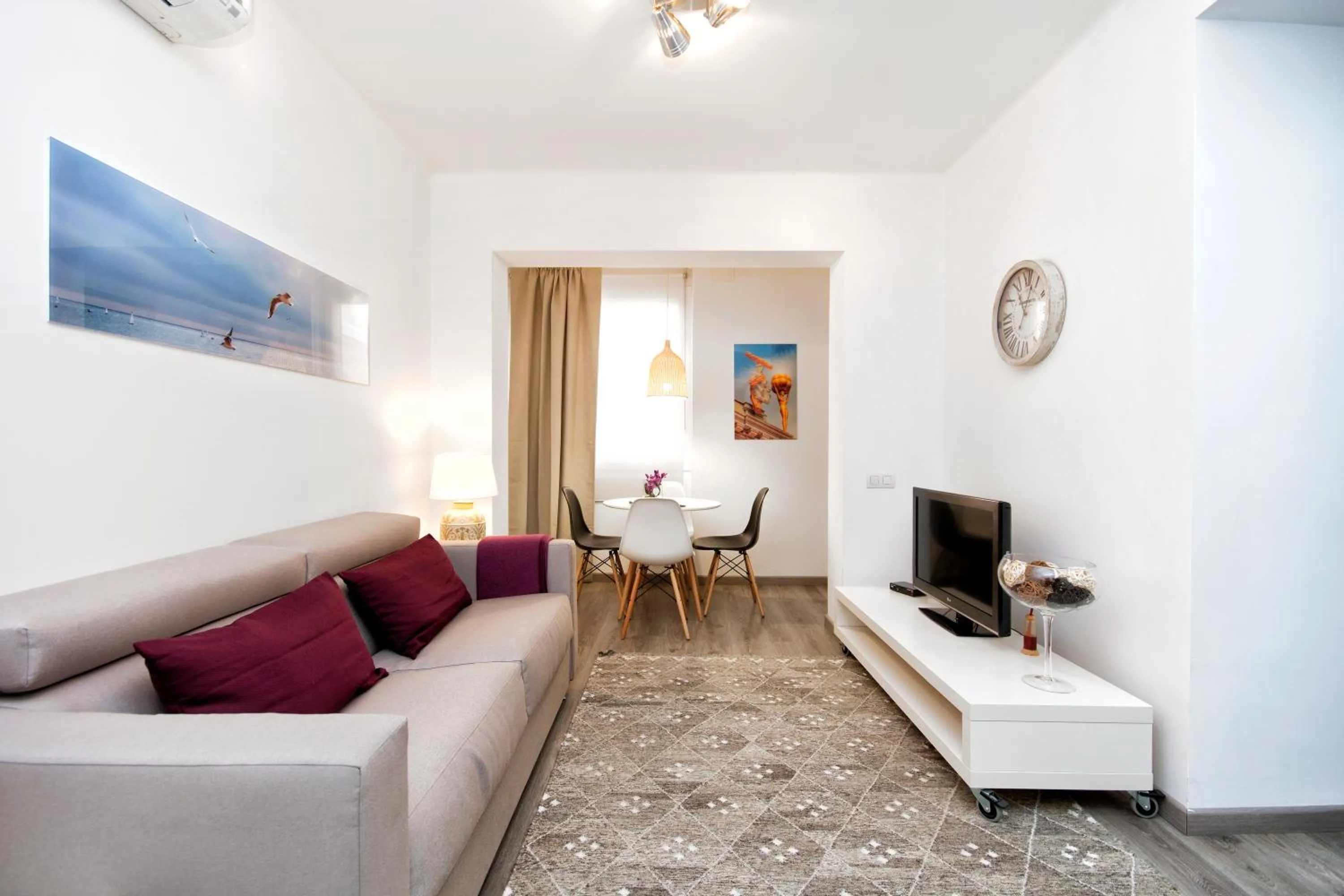 TV and multimedia in Eixample Building Apartments by Mercedes Heritage