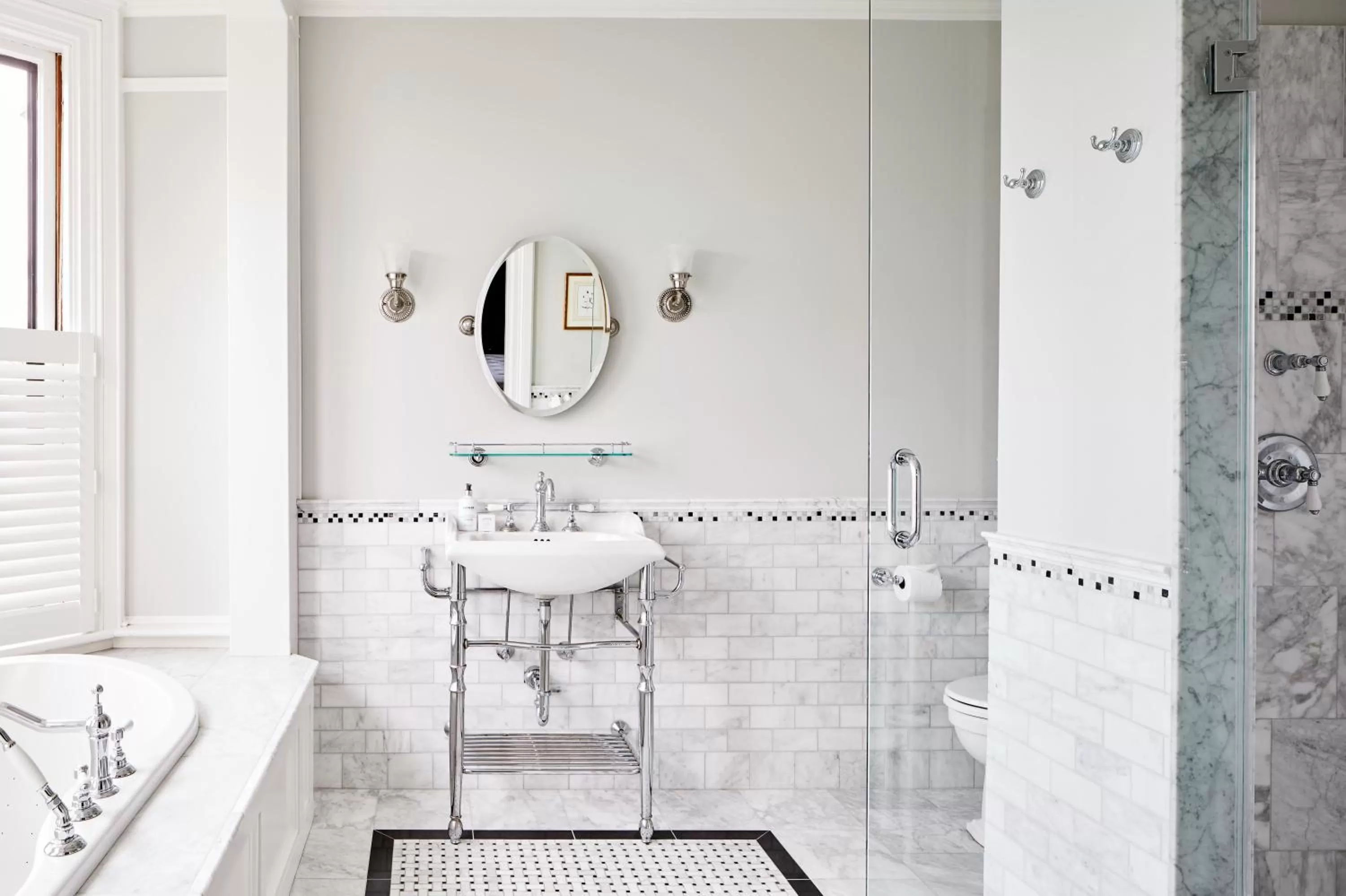 Shower in The Cliffside Inn