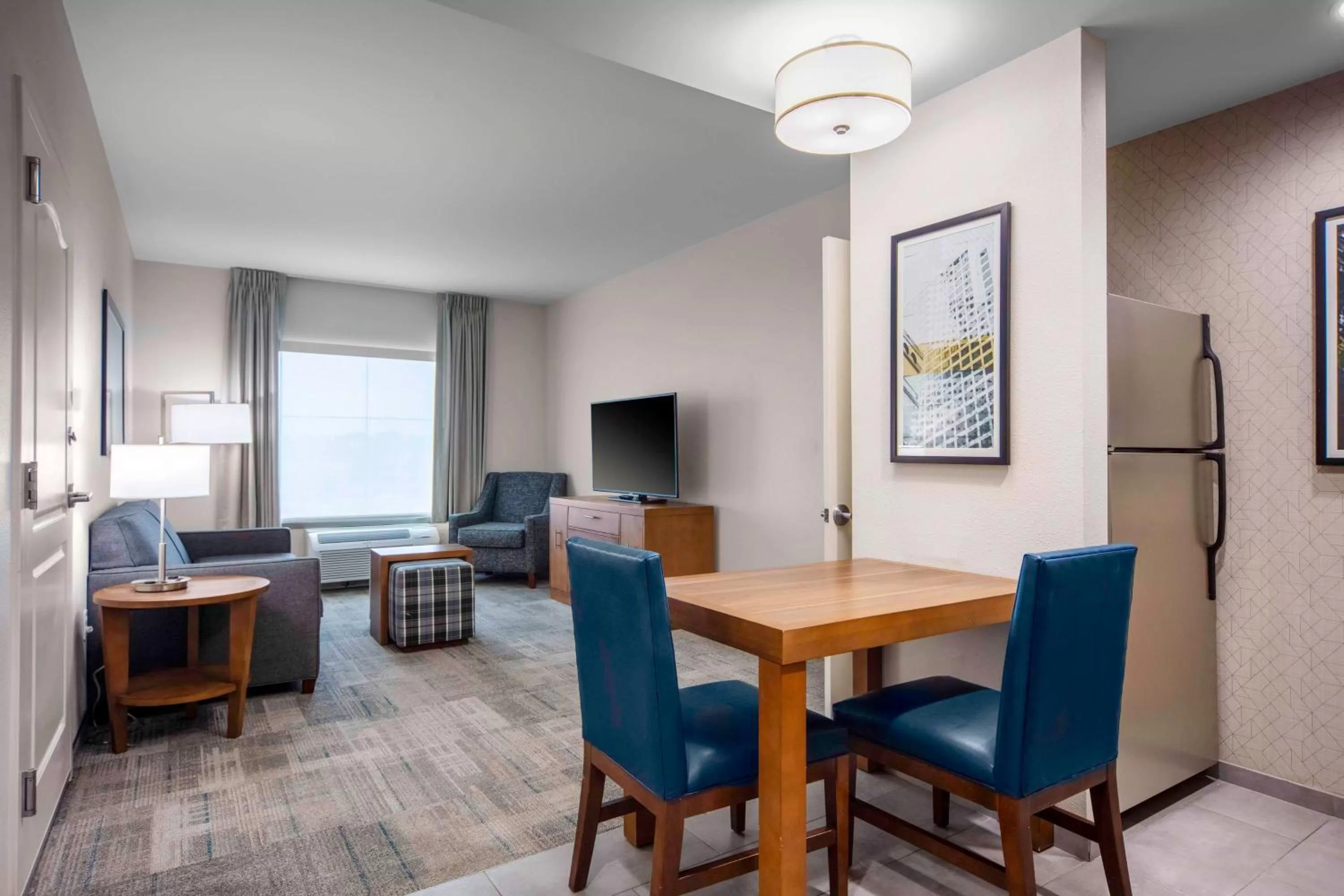 Living room in Homewood Suites by Hilton St. Louis - Galleria