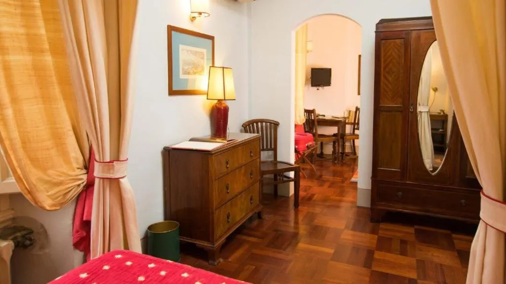 Bedroom, Bed in Hotel Bonifacio