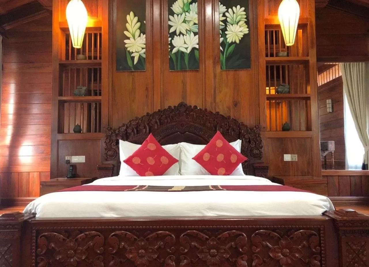 Bed in Try Palace Resort Kep