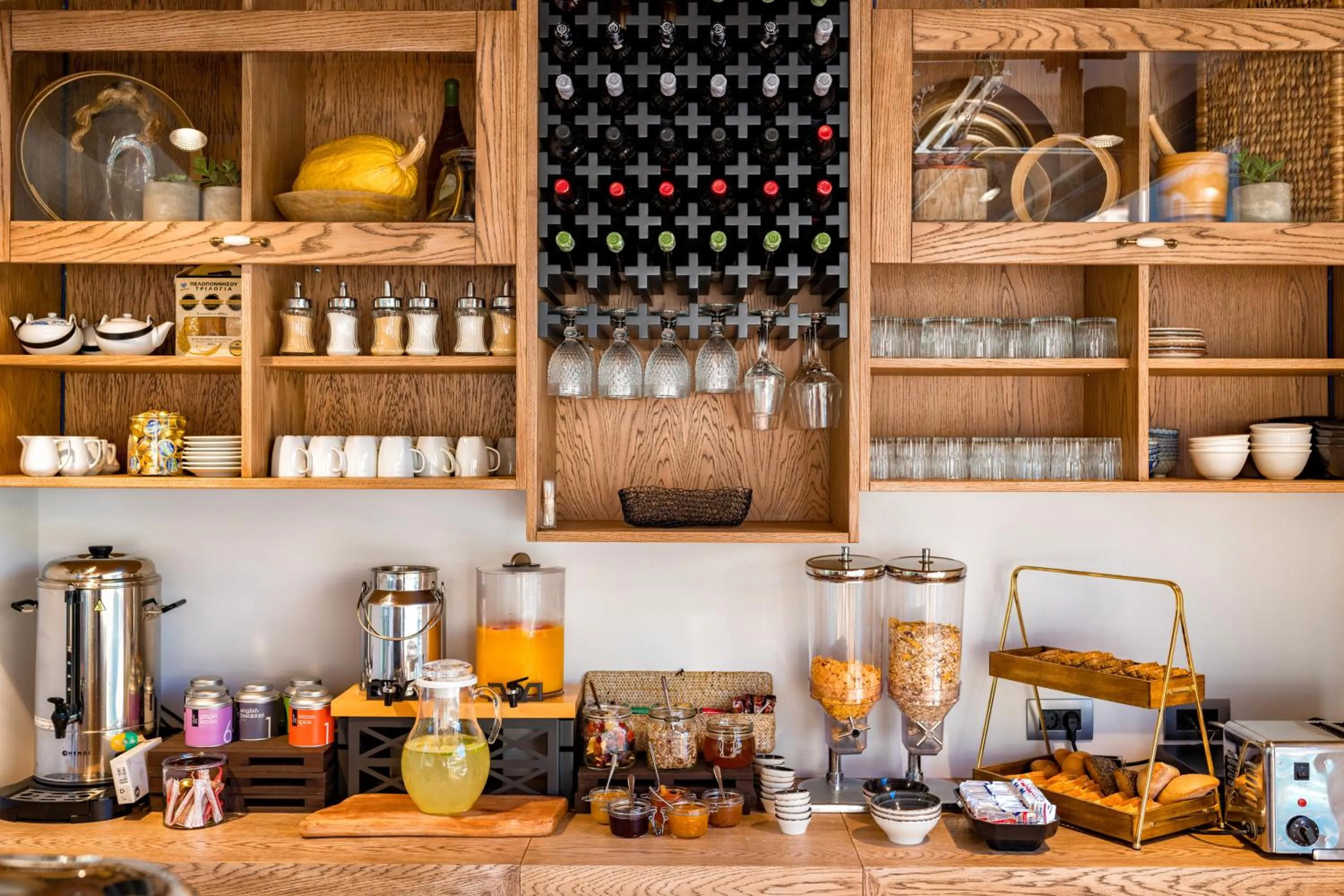 Food and drinks in Anthemion Suites and Villas