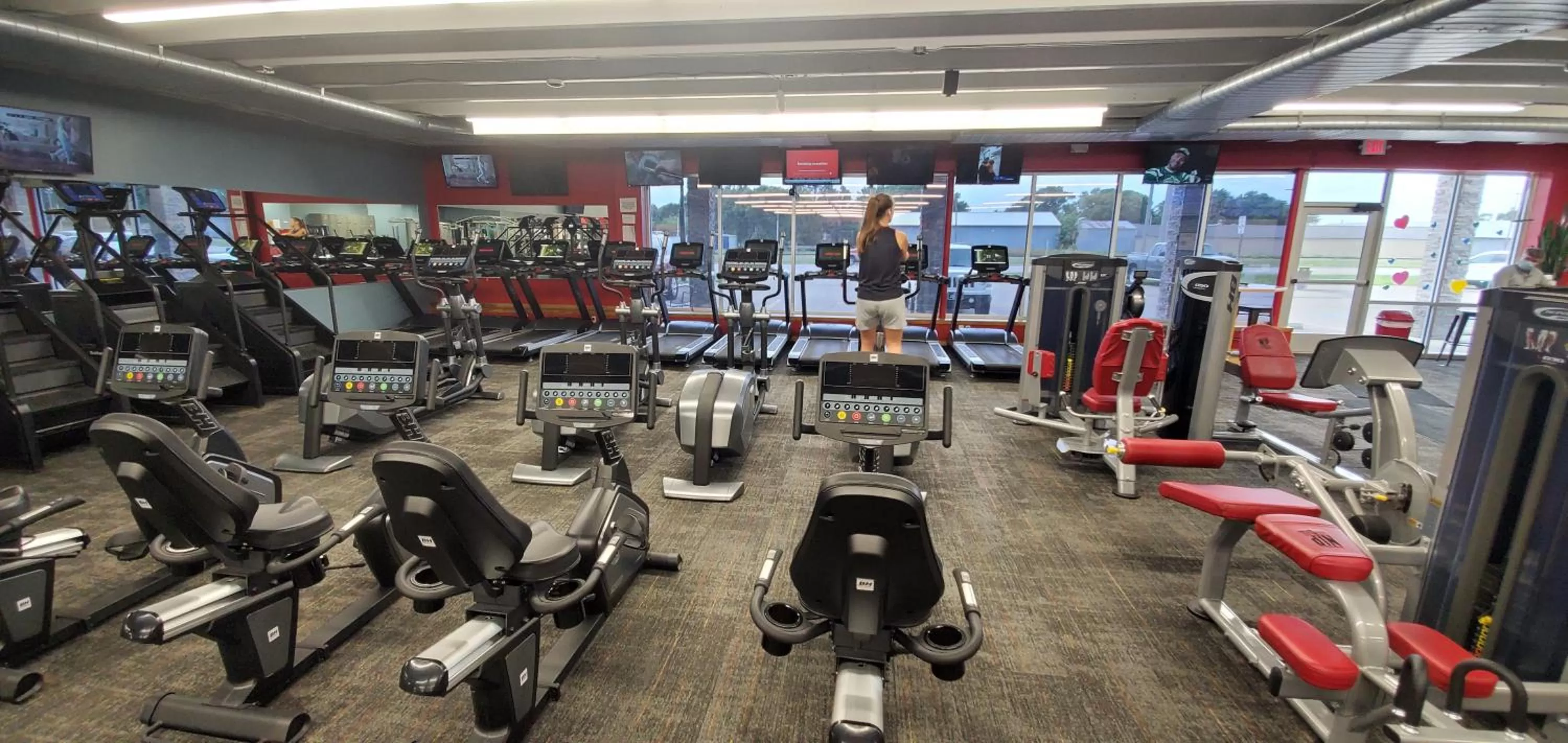 Fitness centre/facilities in AmericInn by Wyndham Clear Lake
