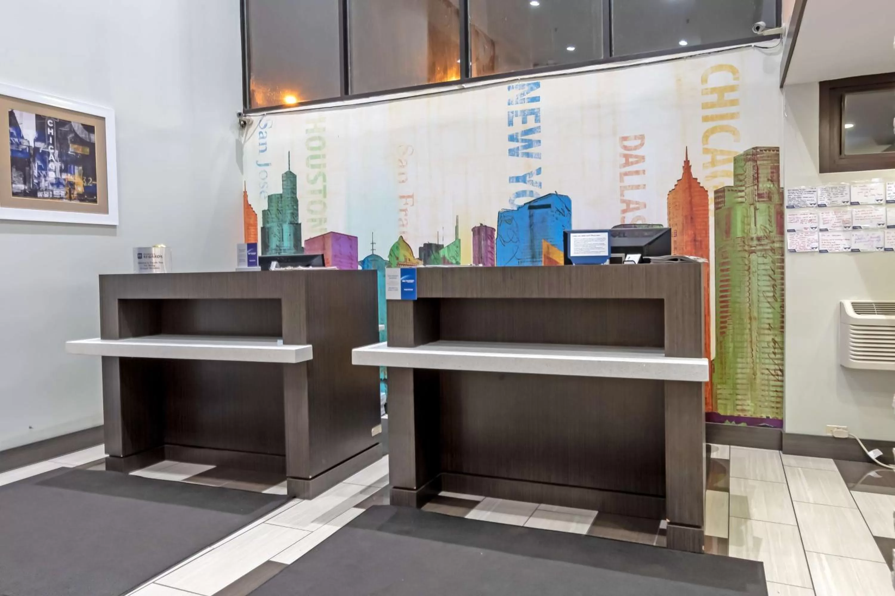 Lobby or reception in Best Western at O'Hare