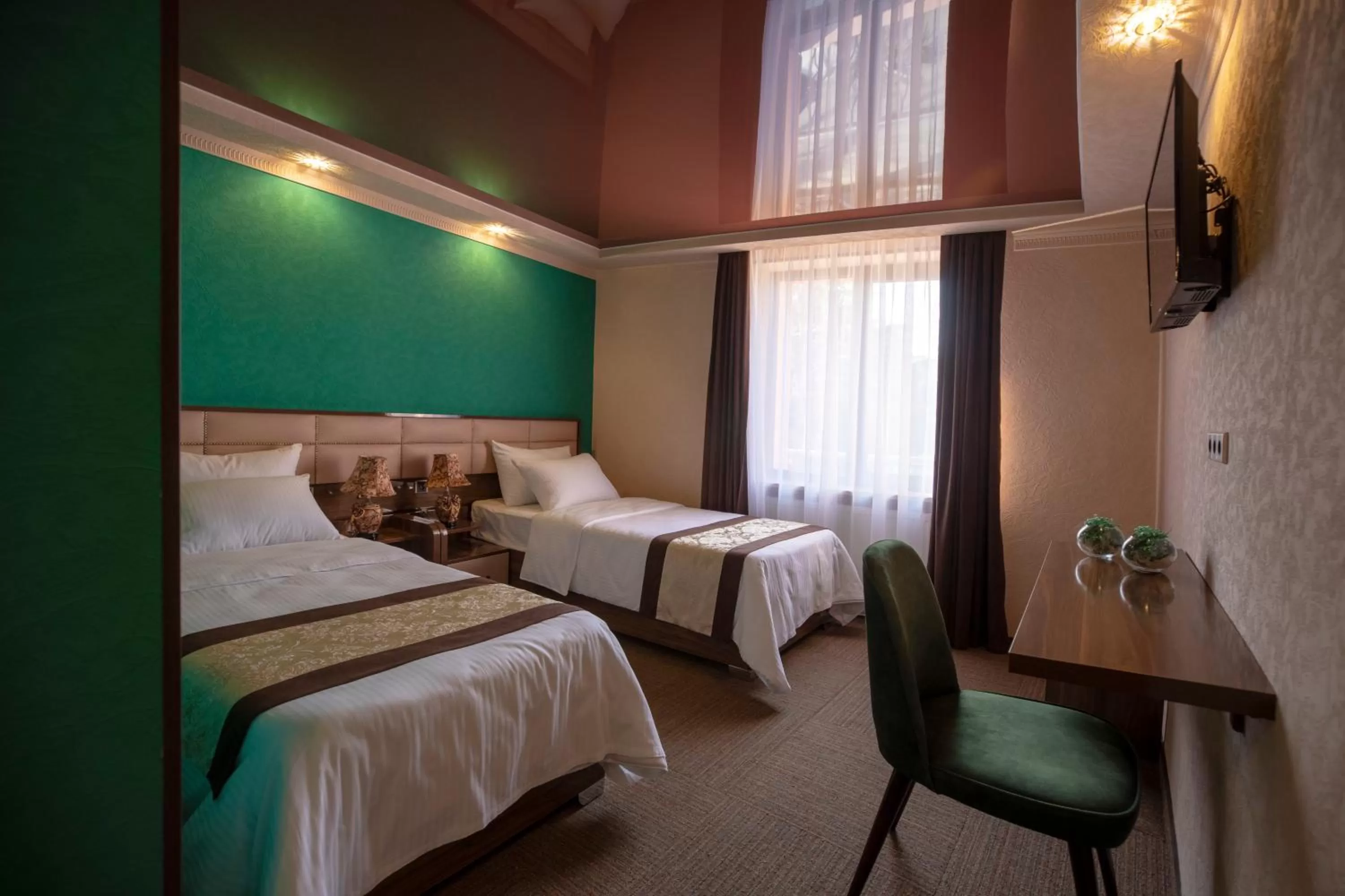 Photo of the whole room, Bed in Georgia Gold