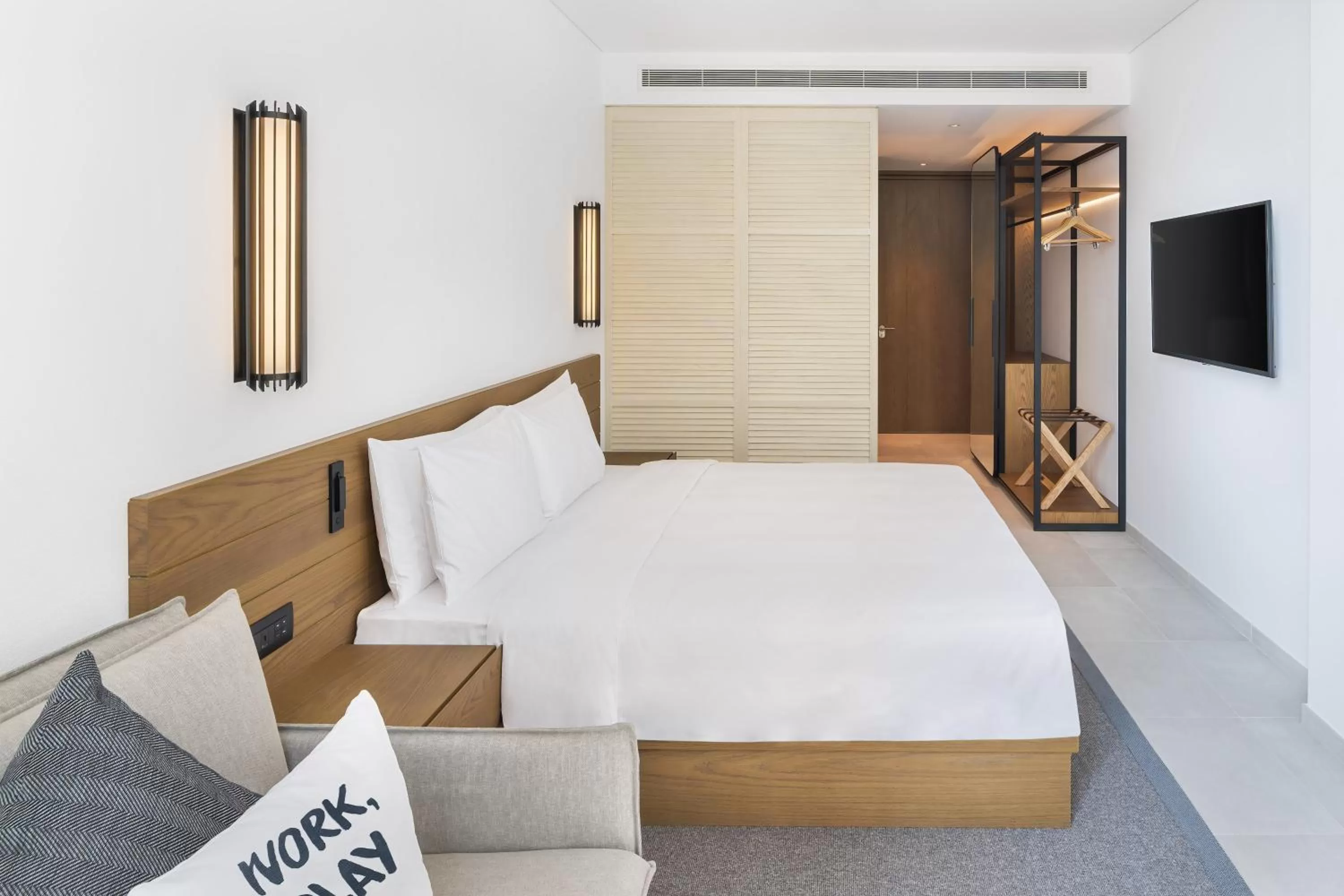 Bedroom, Bed in Radisson Beach Resort Palm Jumeirah