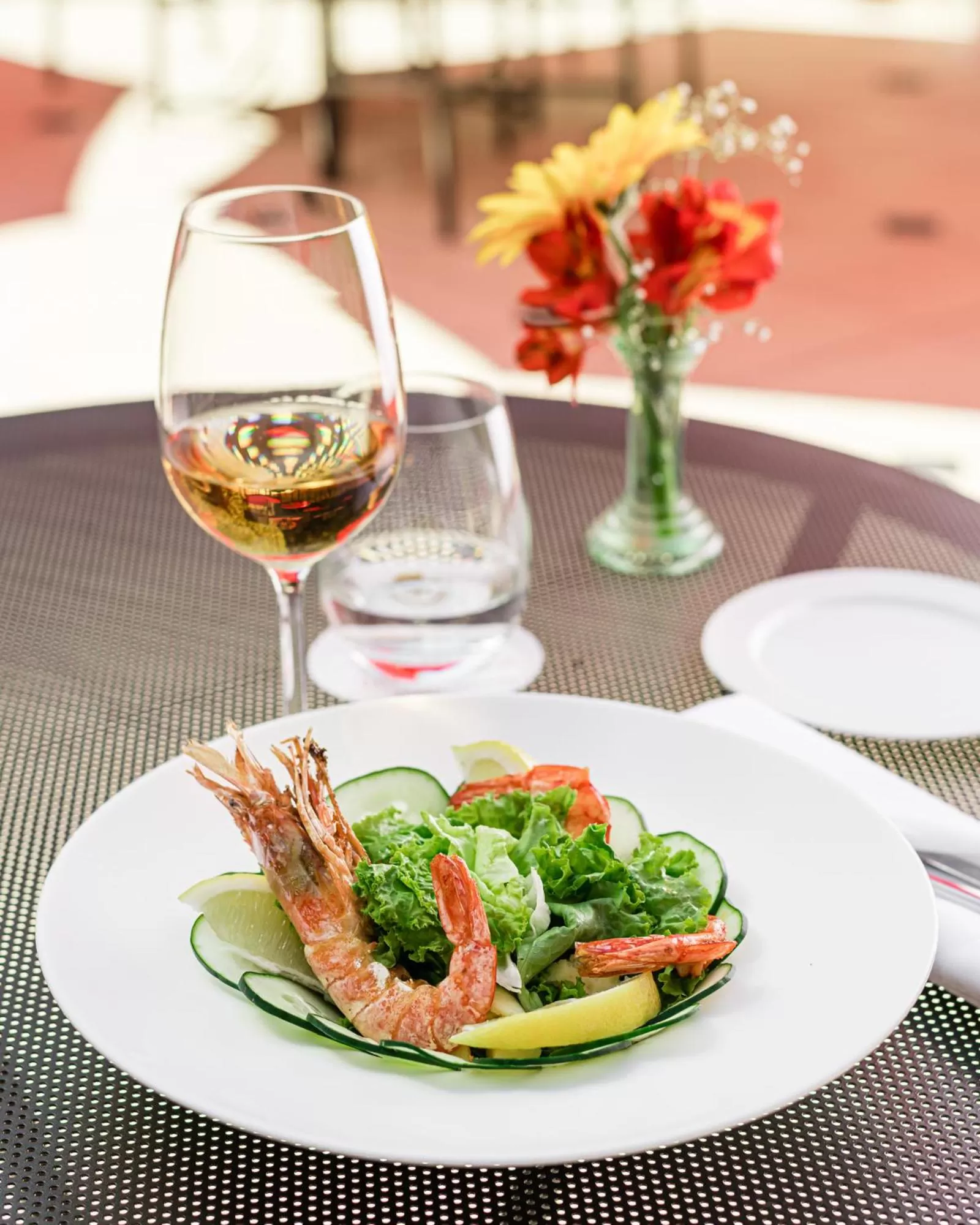 Restaurant/places to eat in DiplomaticHotel