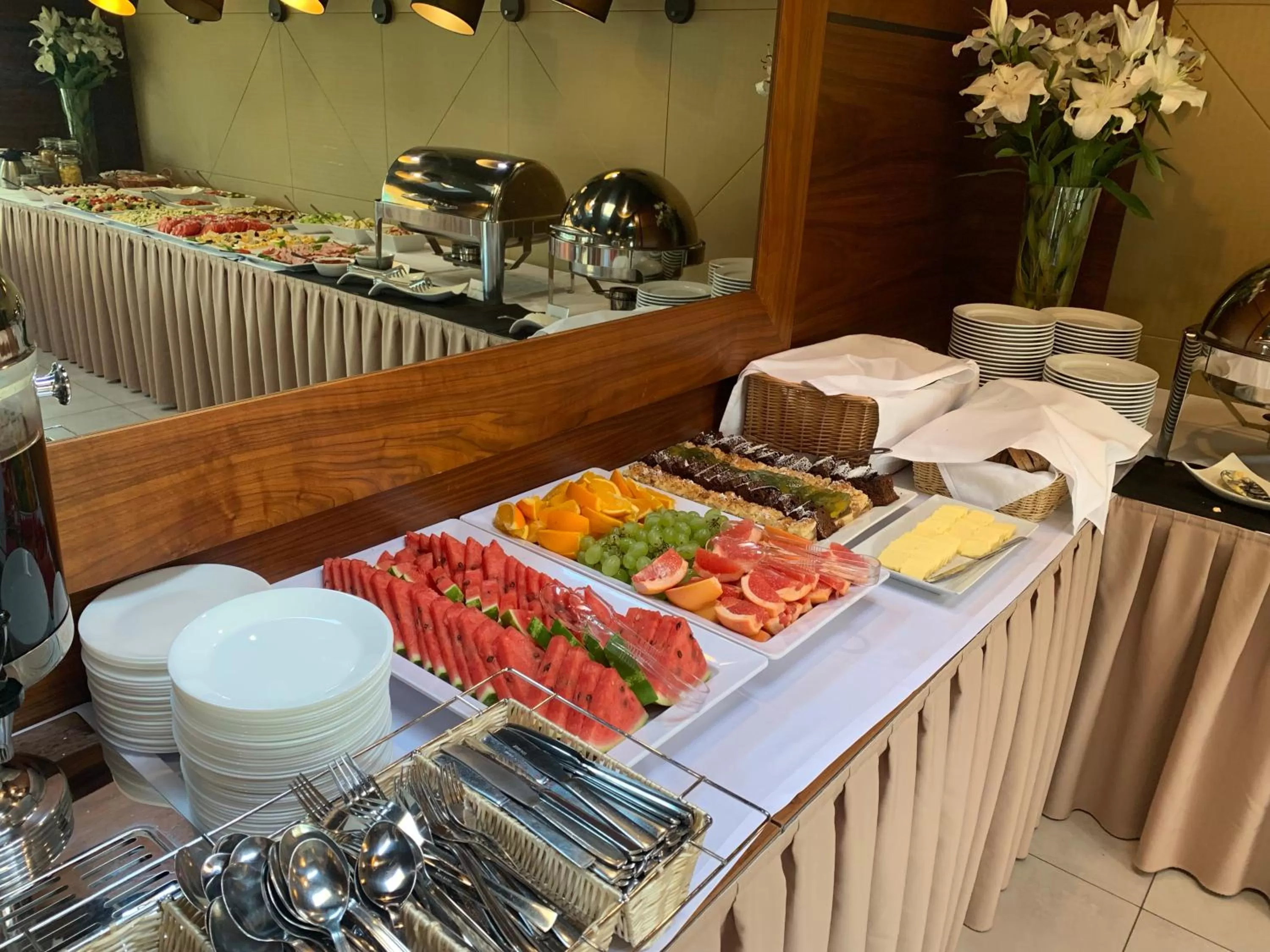 Restaurant/places to eat in Hotel Santa Monica