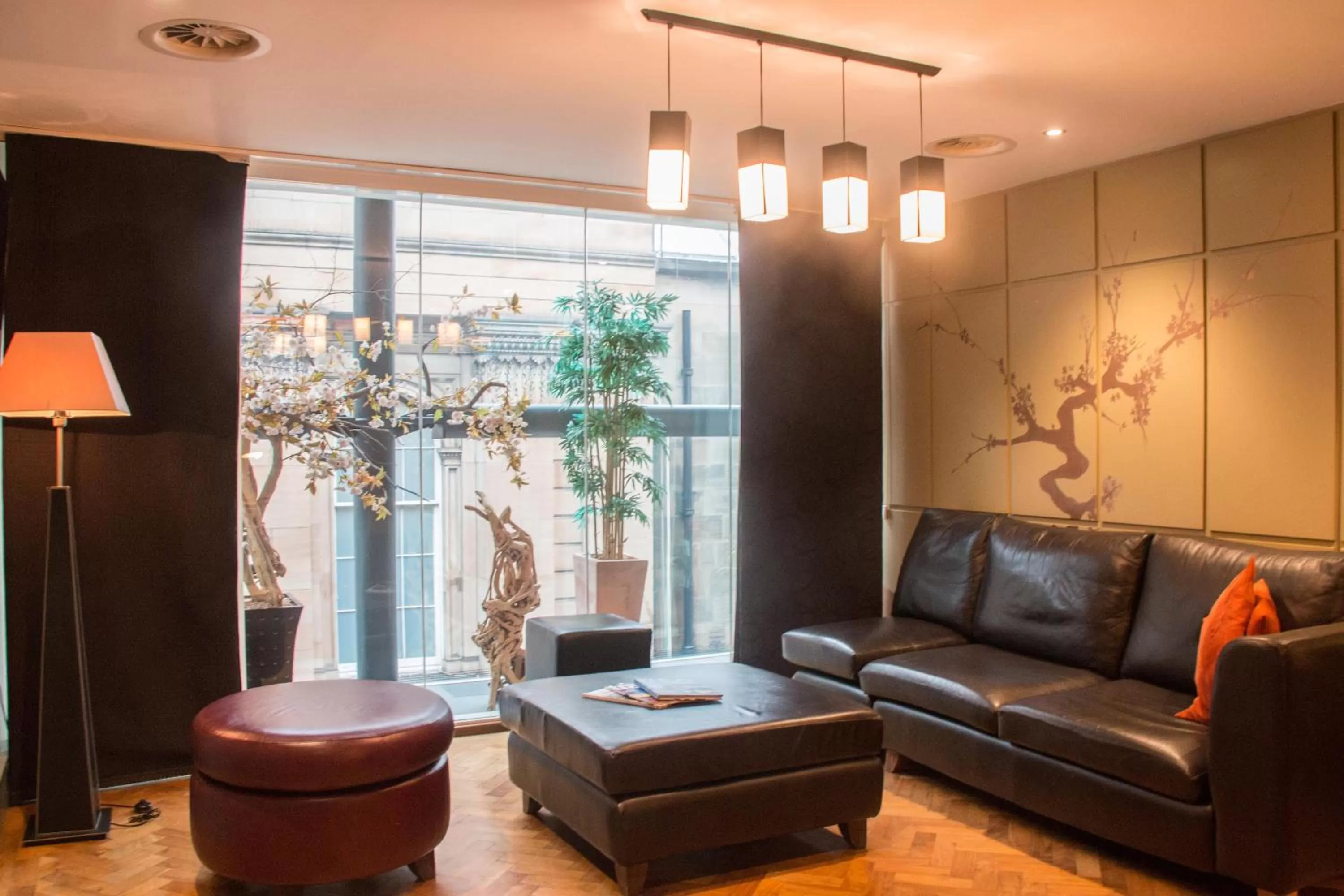 Photo of the whole room in Le Monde Hotel