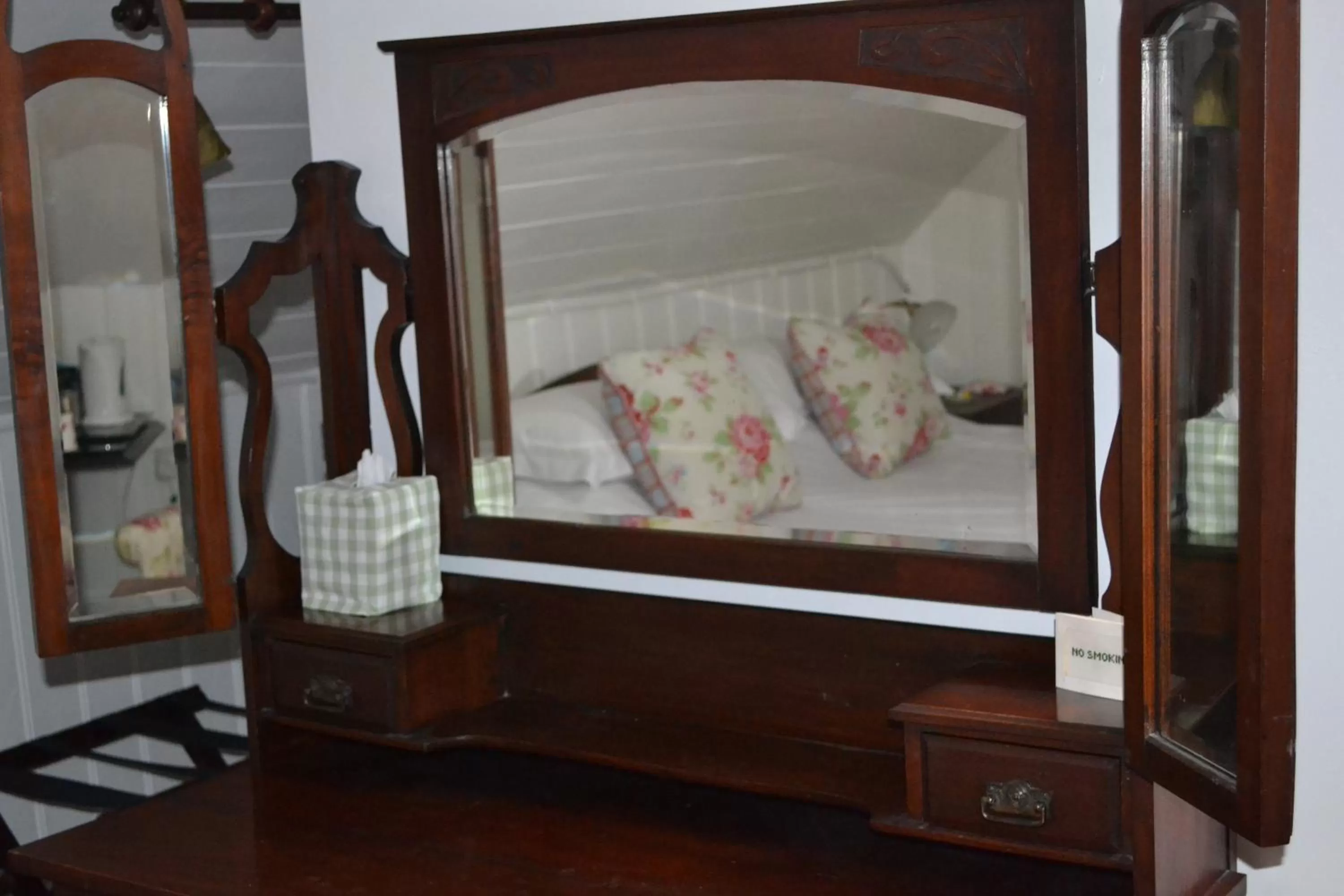 Bedroom, Bed in Ternhill Farm House - 5 Star Guest Accommodation with optional award winning breakfast