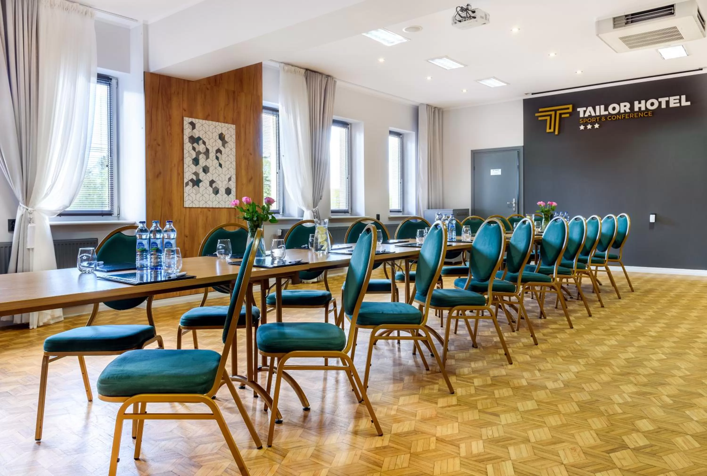 Business facilities in Tailor Hotel Sport & Conference
