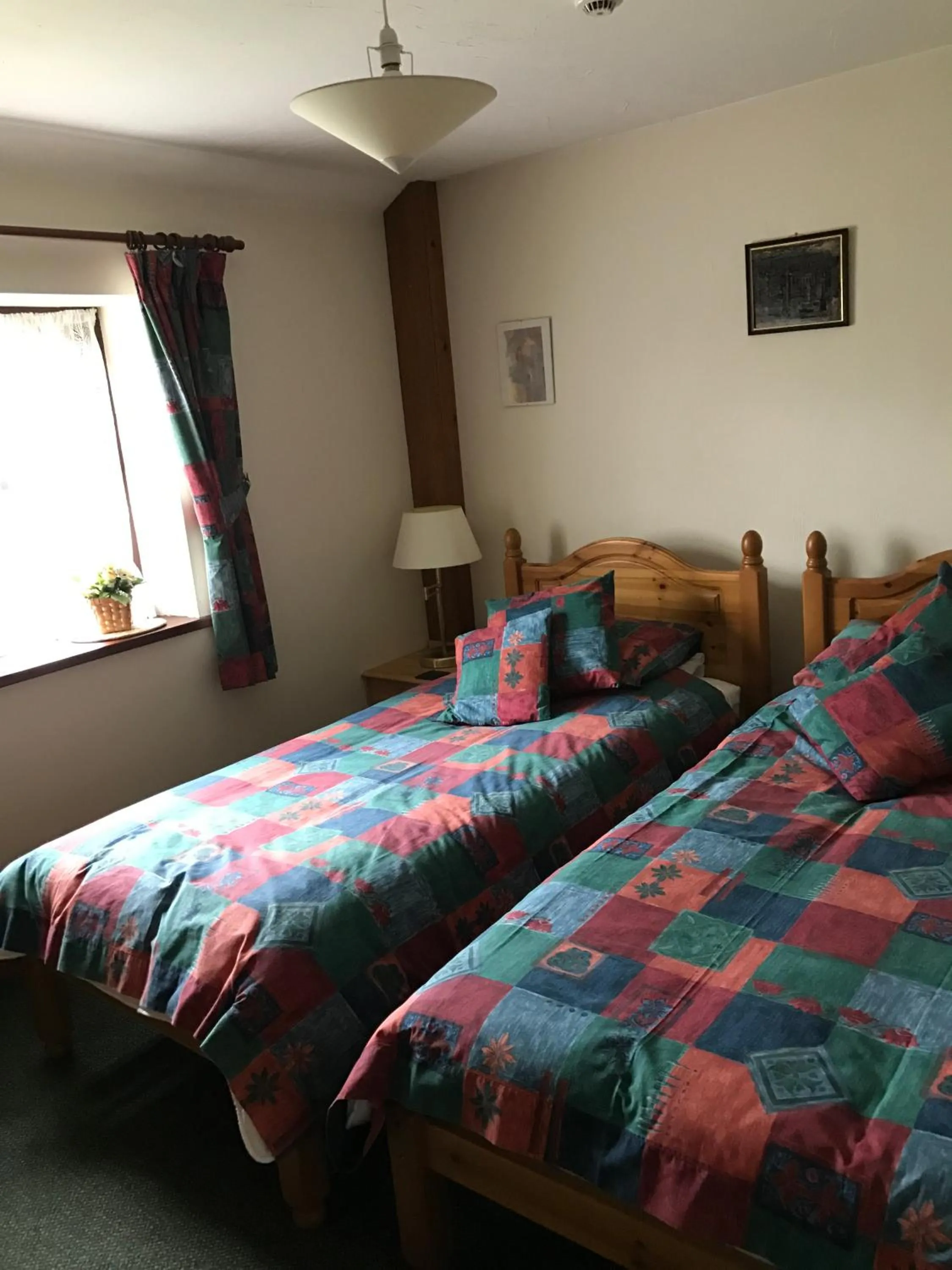 Bedroom, Bed in Middle Flass Lodge