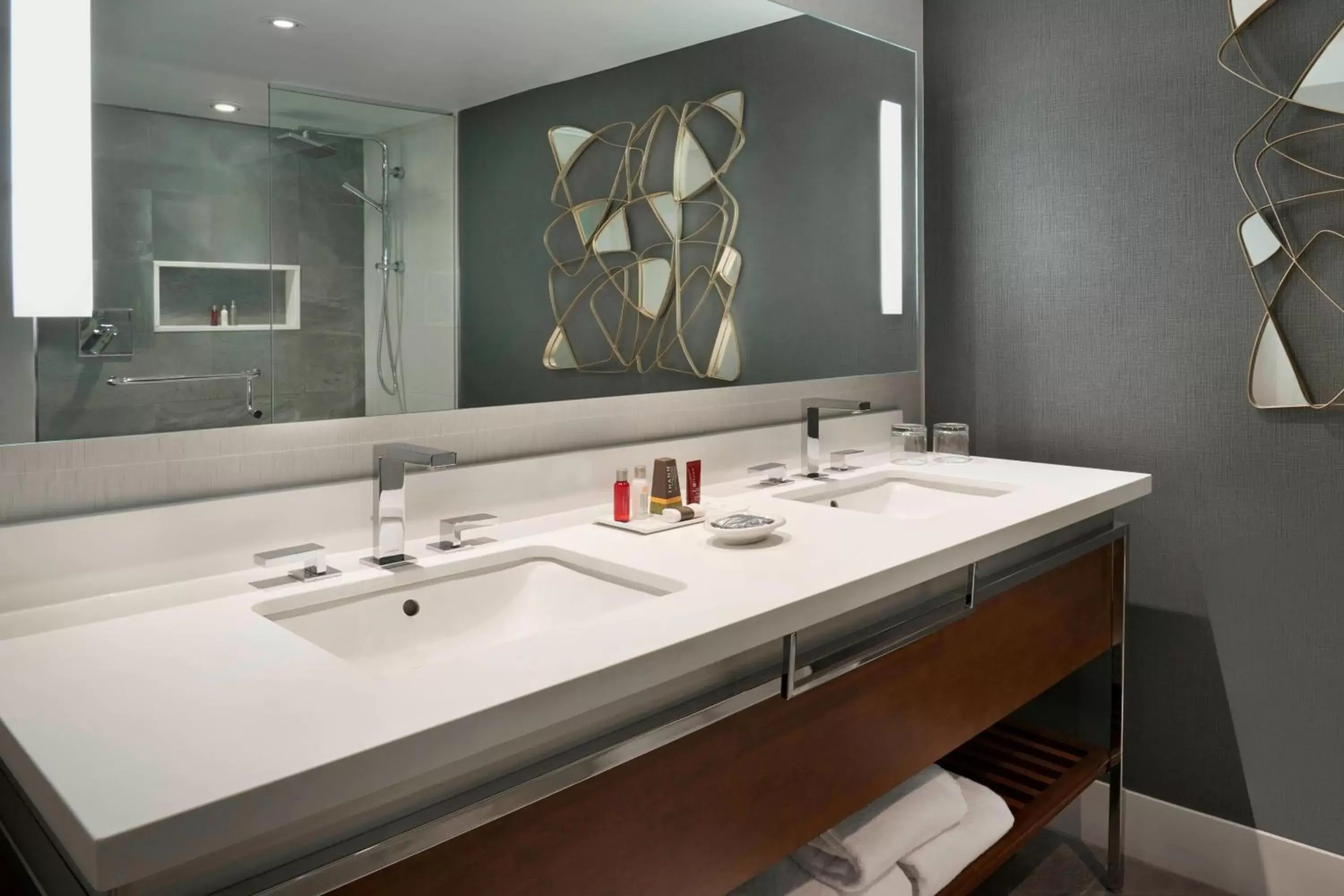 Larger Studio, 1 King, Sofa bed, City view in Toronto Marriott City Centre Hotel Larger Studio, 1 King, Sofa bed, City view in Toronto Marriott City Centre Hotel