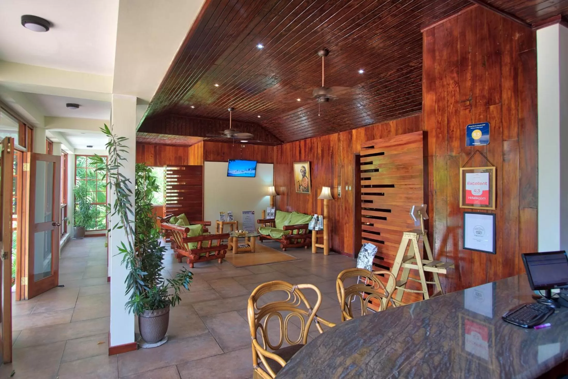 Lobby or reception in Hibiscus Lodge Hotel