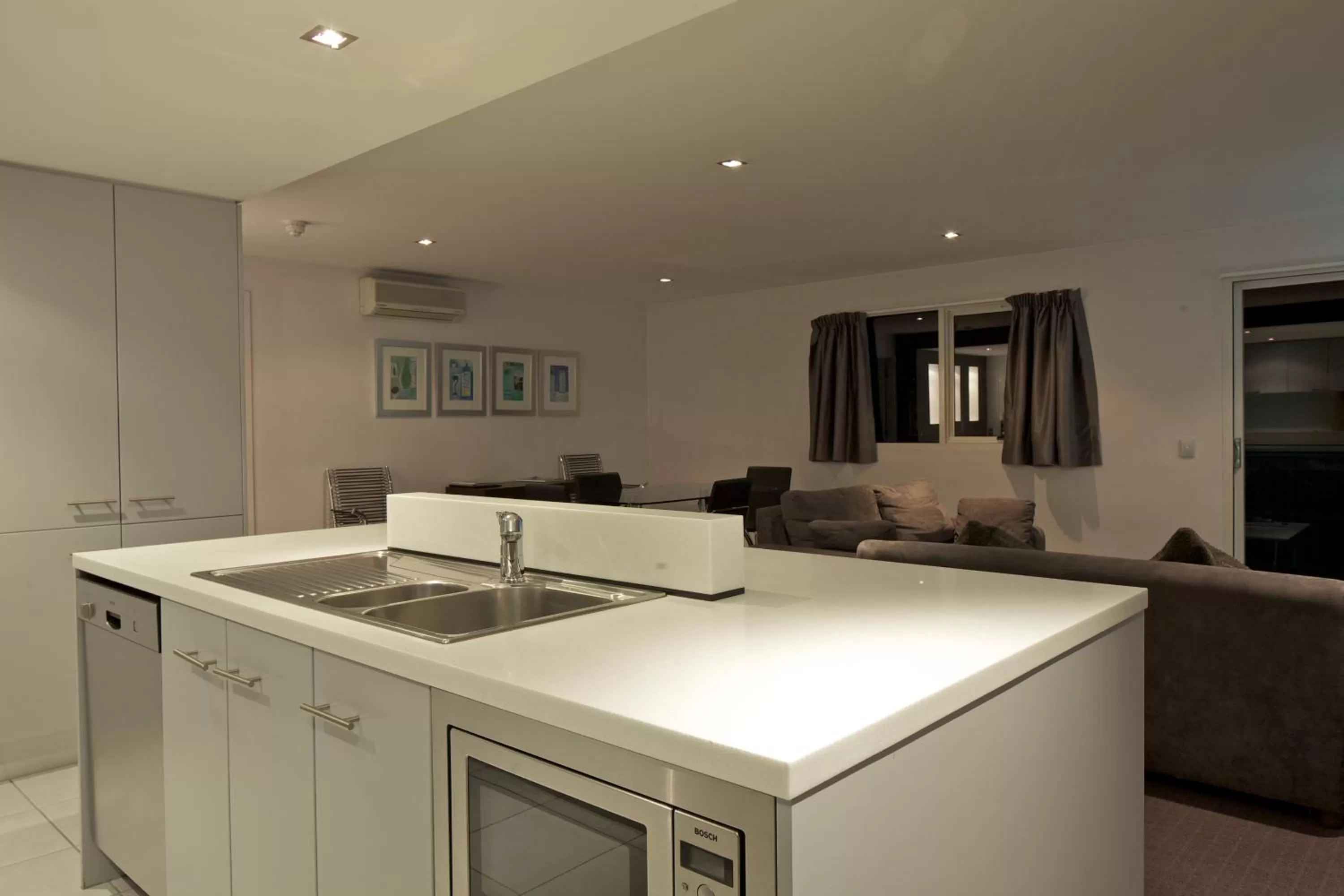 Kitchen or kitchenette in Zero Davey Boutique Apartment Hotel