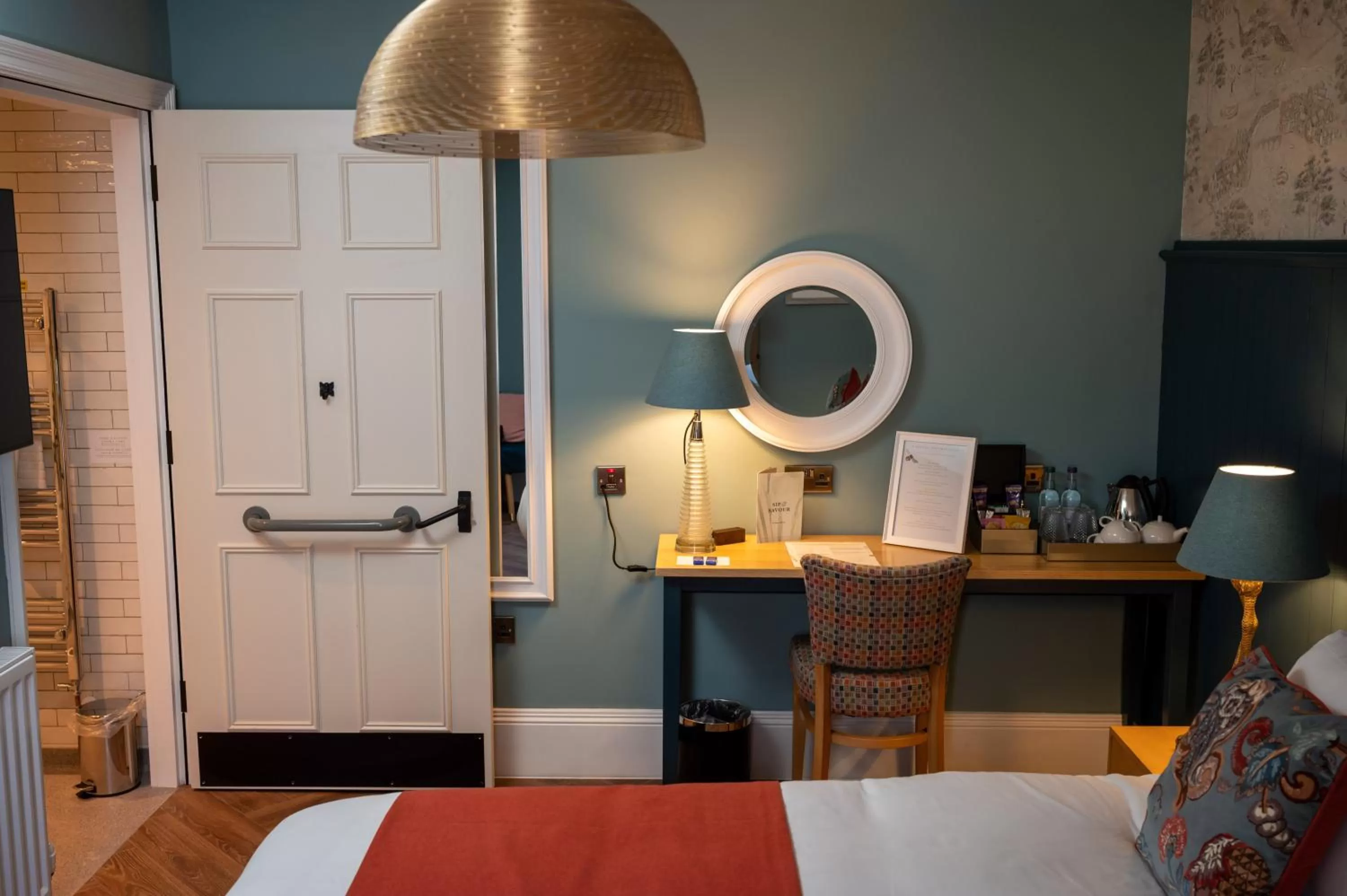 Bedroom, Bed in Victoria Hotel by Chef & Brewer Collection