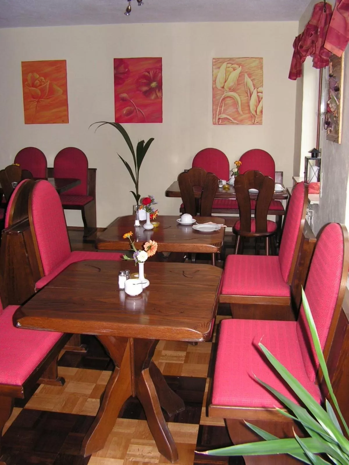 Restaurant/places to eat in Land-gut-Hotel BurgBlick