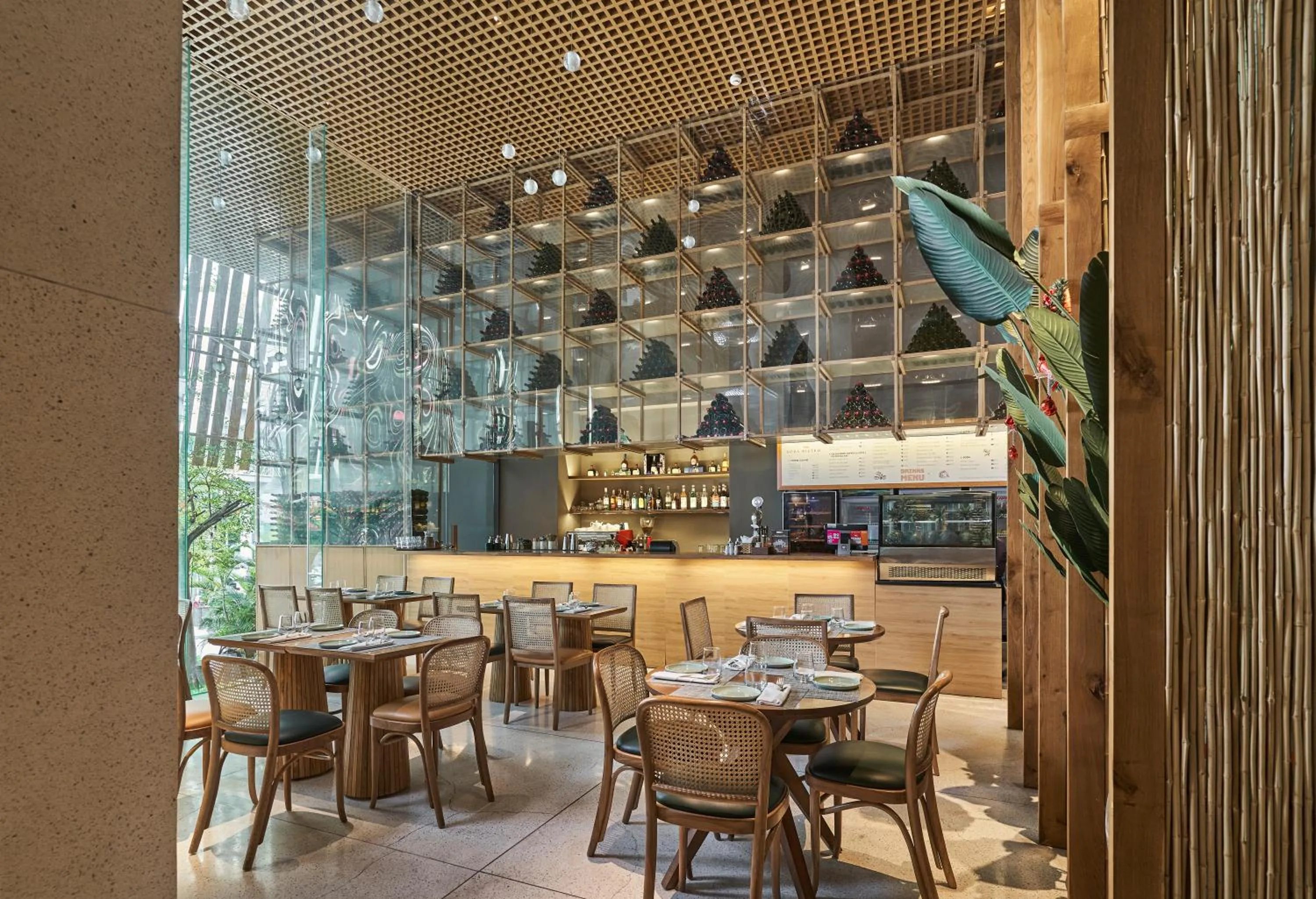 Restaurant/places to eat in Sky Gem Hotel Sora